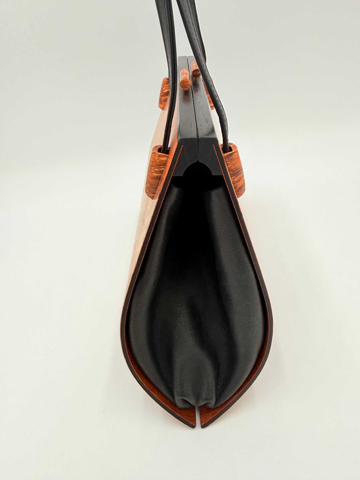 Handbag By Hammill Diebolt, Size: Medium