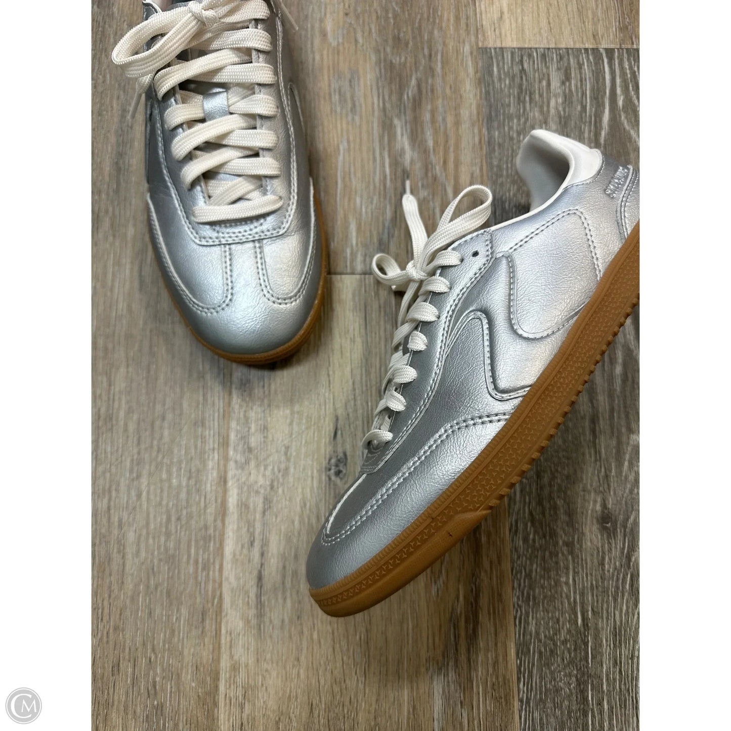 Shoes Sneakers By Skechers In Silver, Size: 8.5