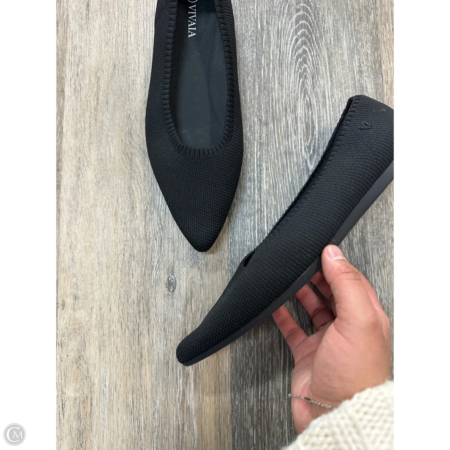 Shoes Flats By Vivaia In Black, Size: 6.5