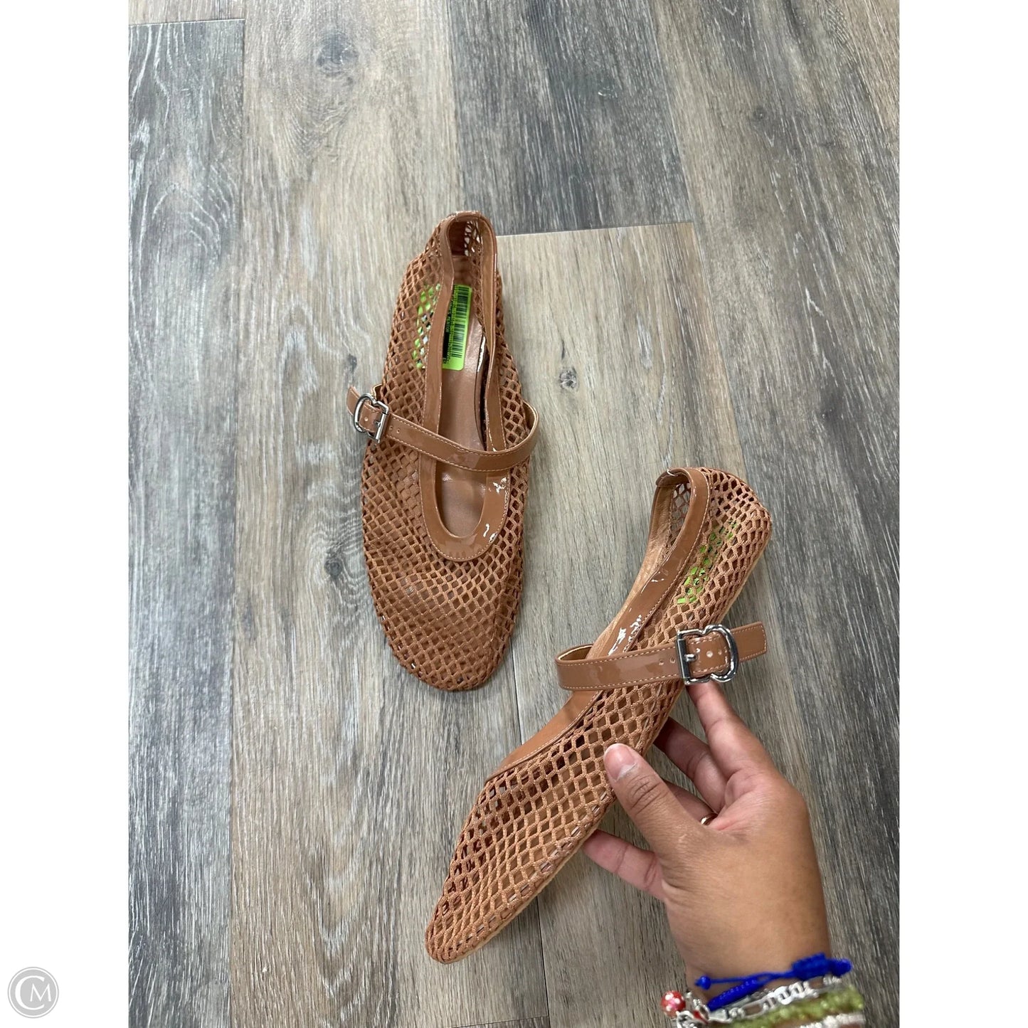 Shoes Flats By Clothes Mentor In Tan, Size: 9.5