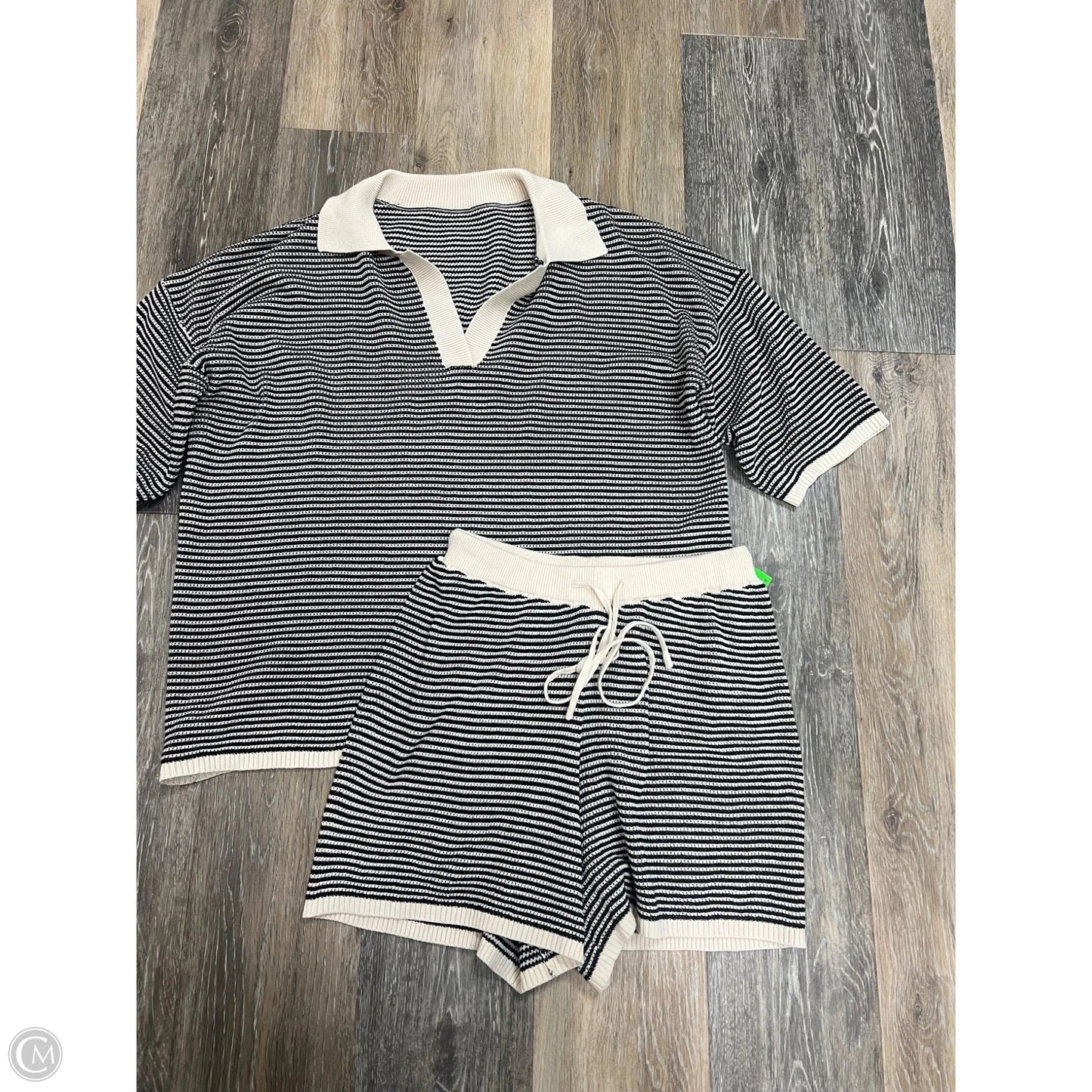 Shorts Set By Clothes Mentor In Striped Pattern, Size: S