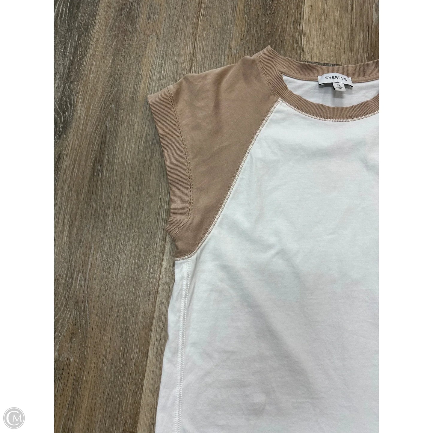 Top Short Sleeve By Evereve In Tan & White, Size: Xs