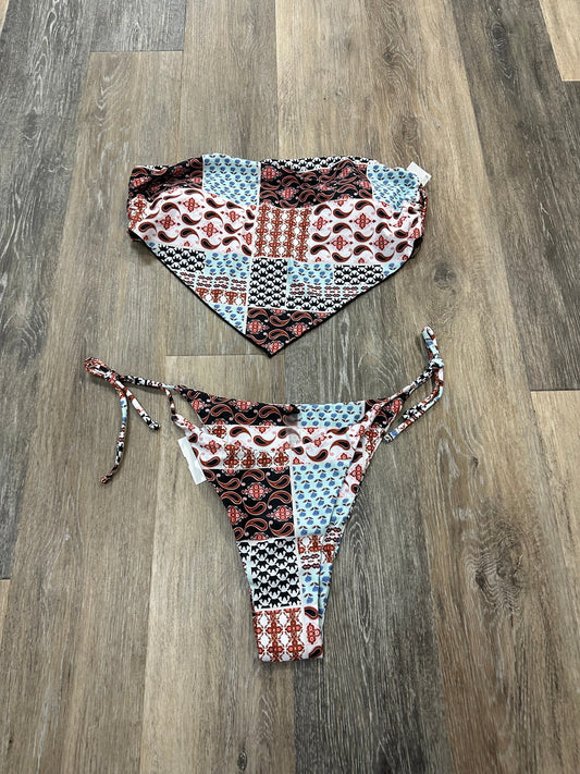 Swimsuit 2pc By Fashion Nova  Size: Xl