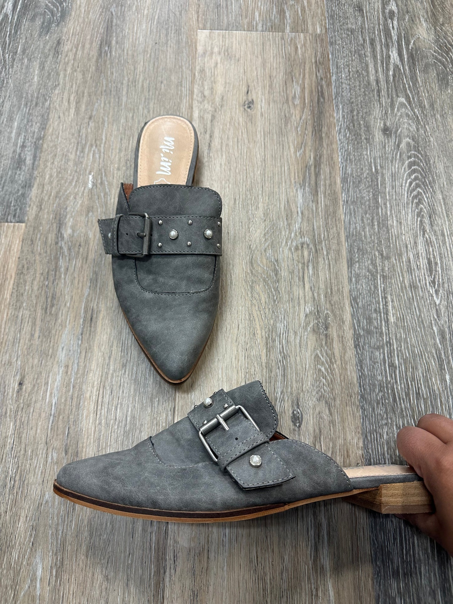 Grey Shoes Flats Mi Im, Size 8
