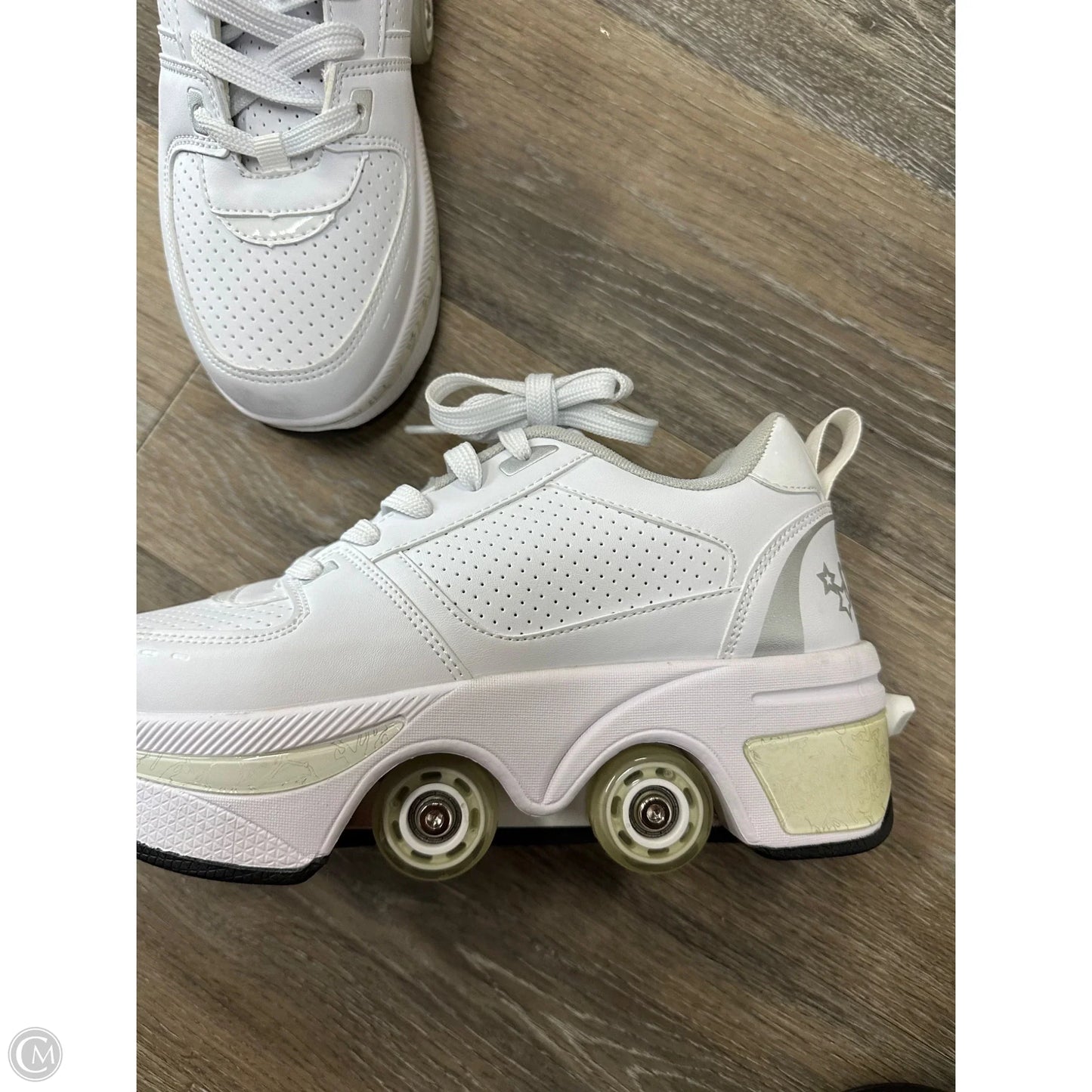 Shoes Athletic By Roller Skate Sneakers In White, Size: 7.5