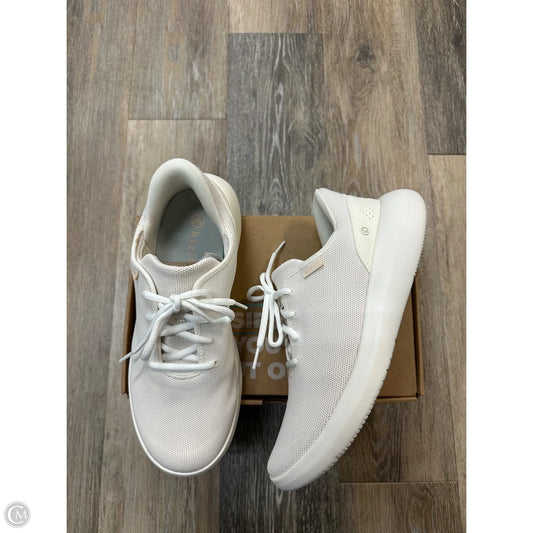 Shoes Athletic By Kizik In Cream, Size: 11