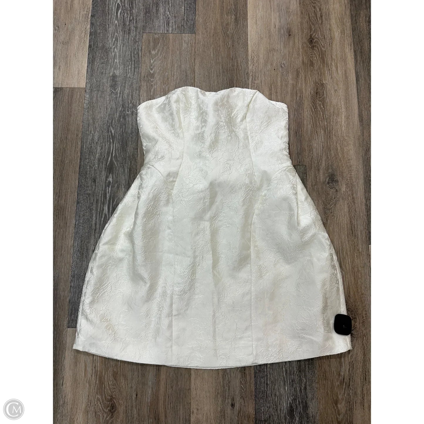 Dress Party Short By Saints & Secrets In Cream, Size: 14