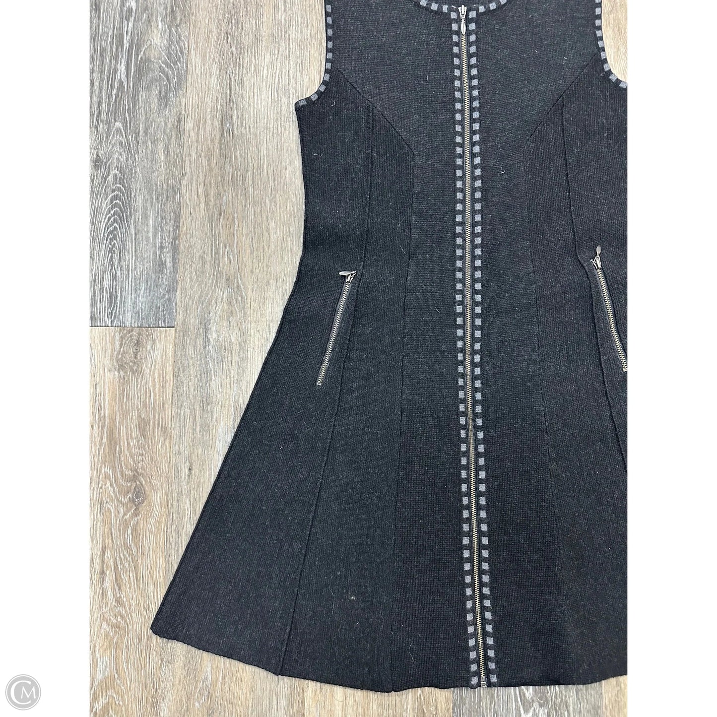 Dress Casual Short By Krimson Klover In Black & Green, Size: S