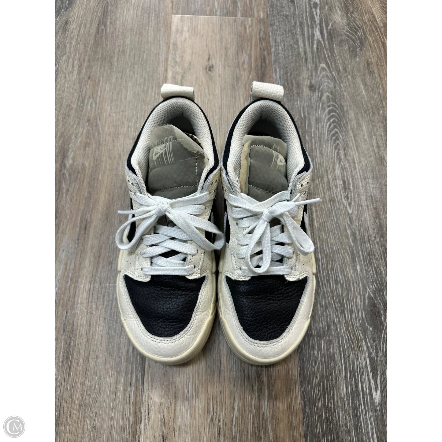 Shoes Sneakers By Nike In Black & Cream, Size: 7