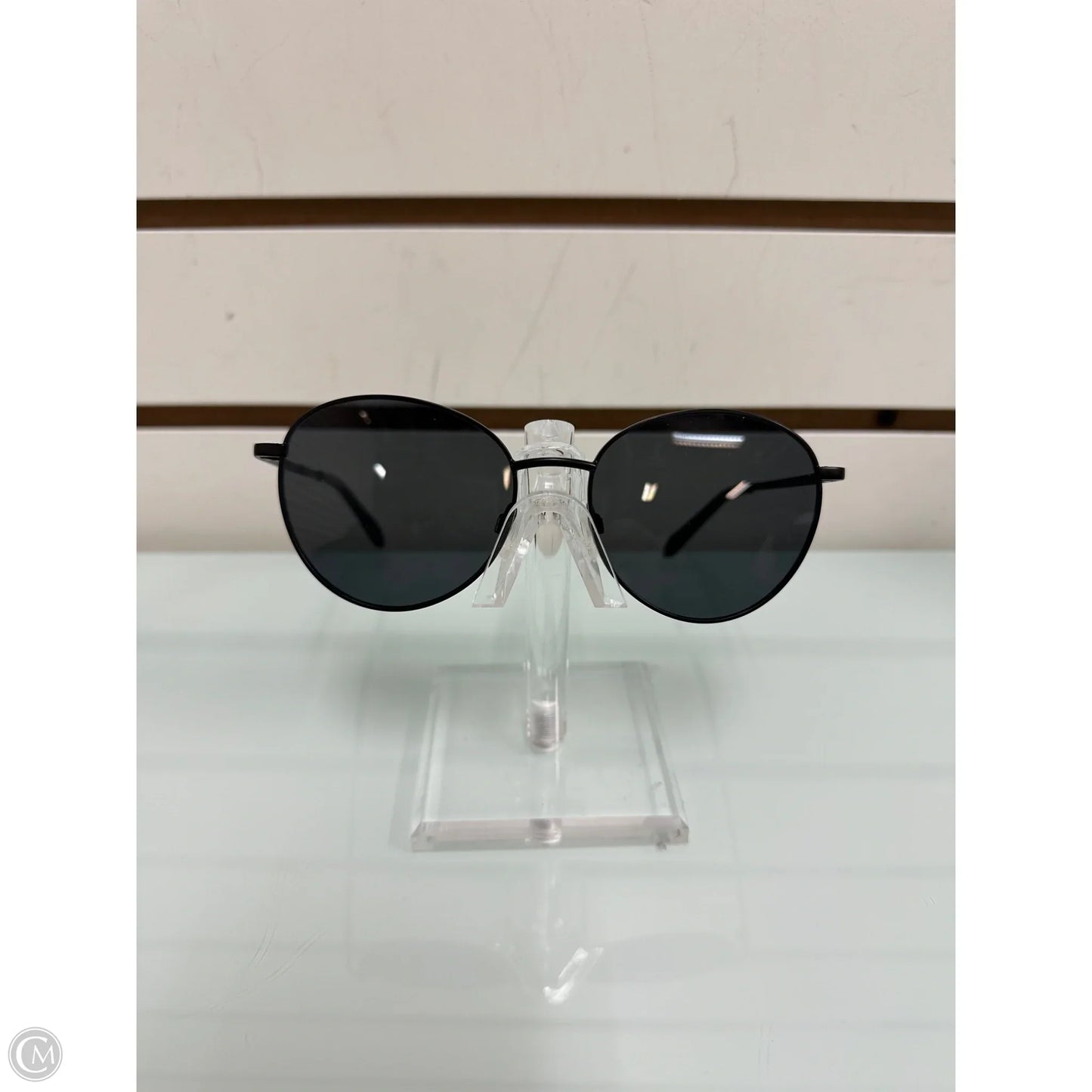 Sunglasses By Quay, Size: