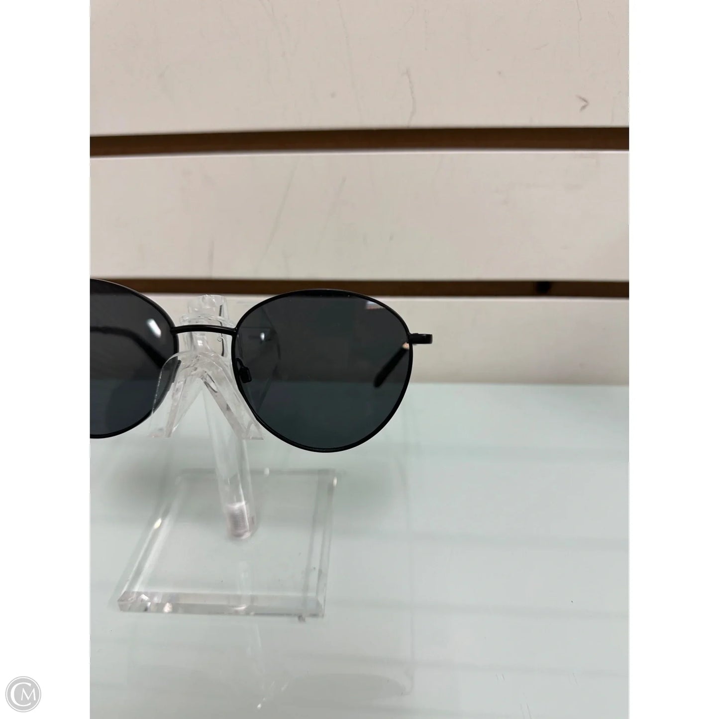 Sunglasses By Quay, Size: