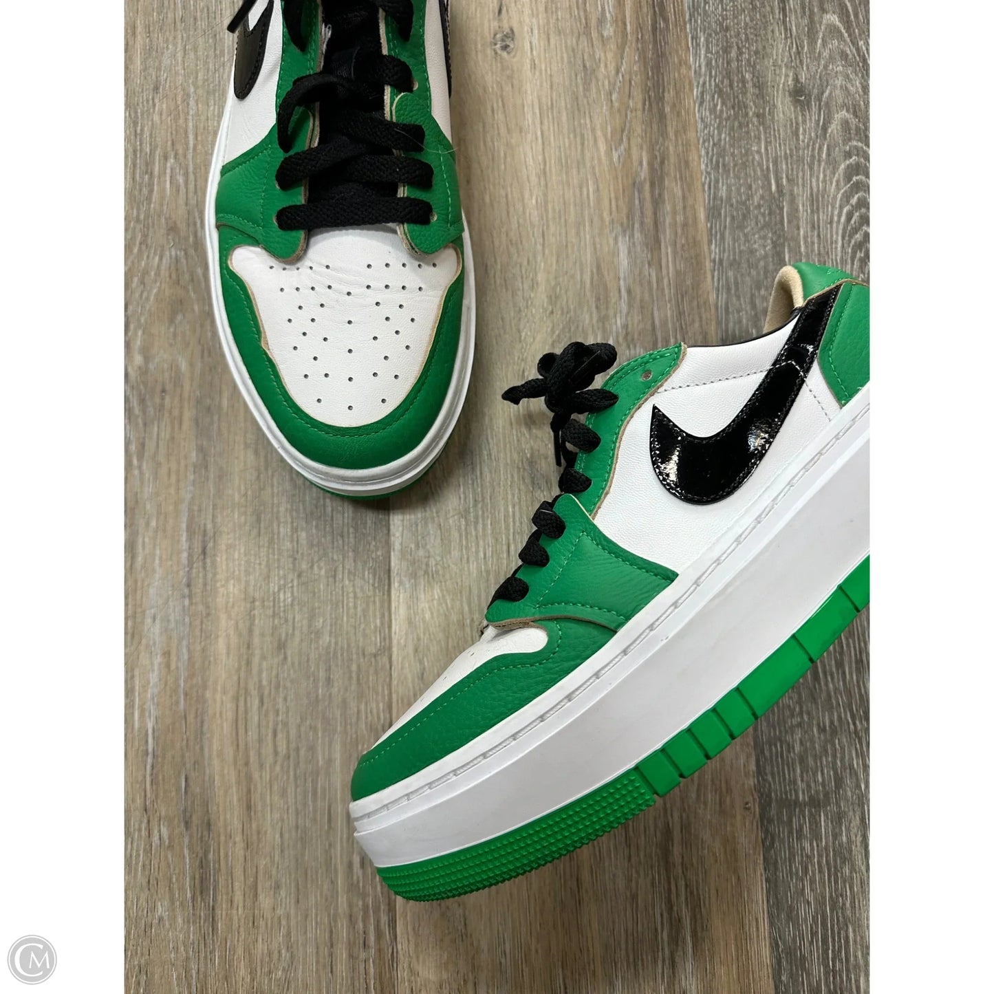 Shoes Sneakers By Nike In Black & Green, Size: 10