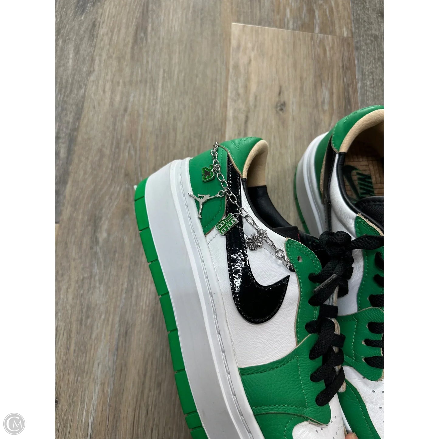 Shoes Sneakers By Nike In Black & Green, Size: 10
