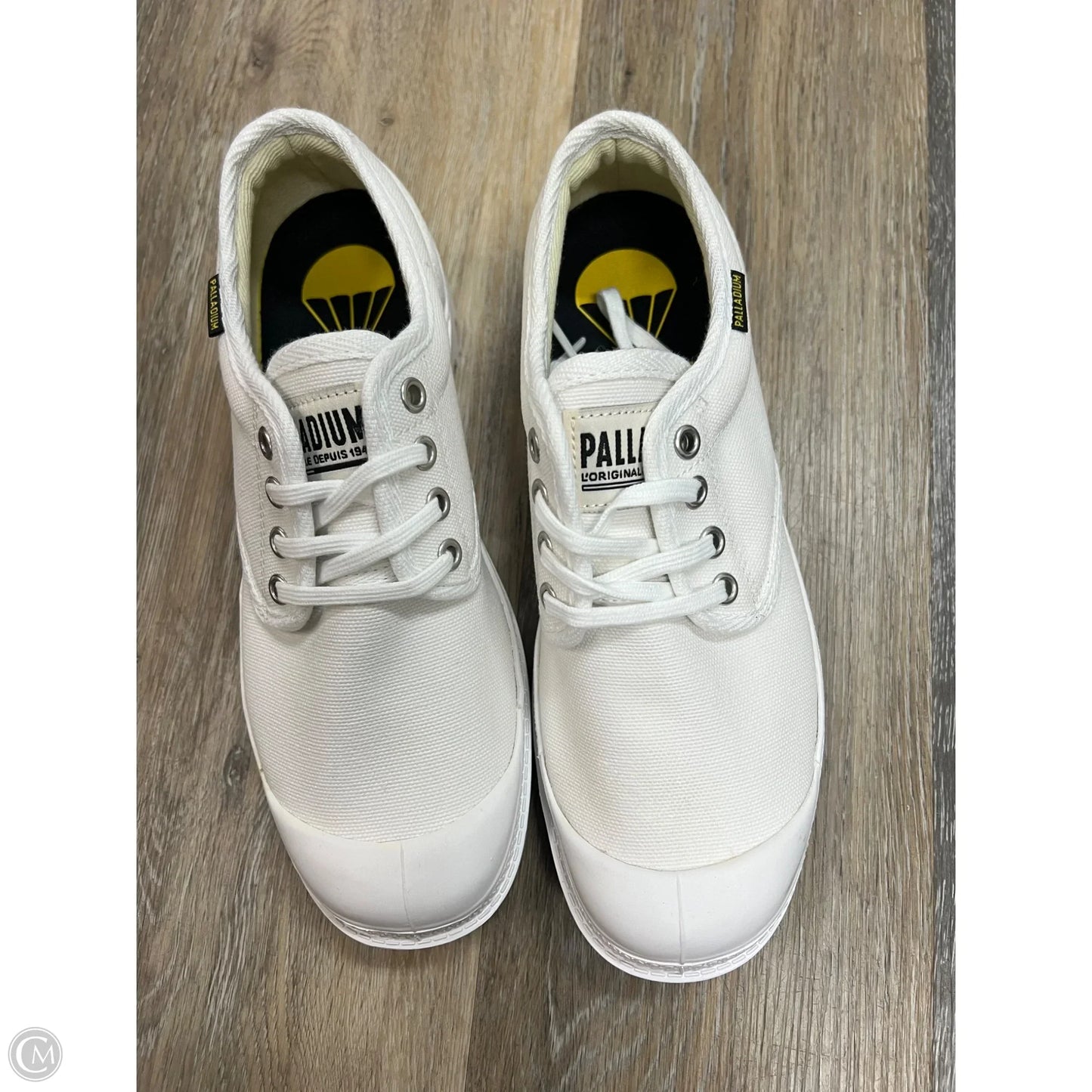 Shoes Sneakers By Palladium In White, Size: 9.5