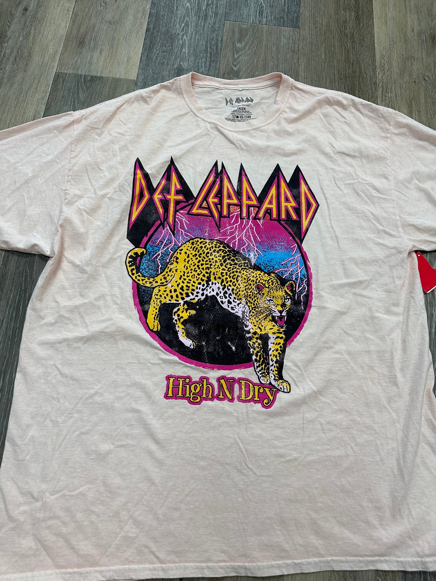 Multi-colored Top Short Sleeve Def Leppard, Size 1x