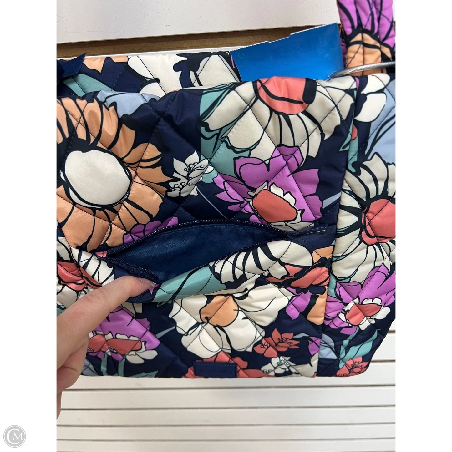 -Handbag By Vera Bradley, Size: Medium