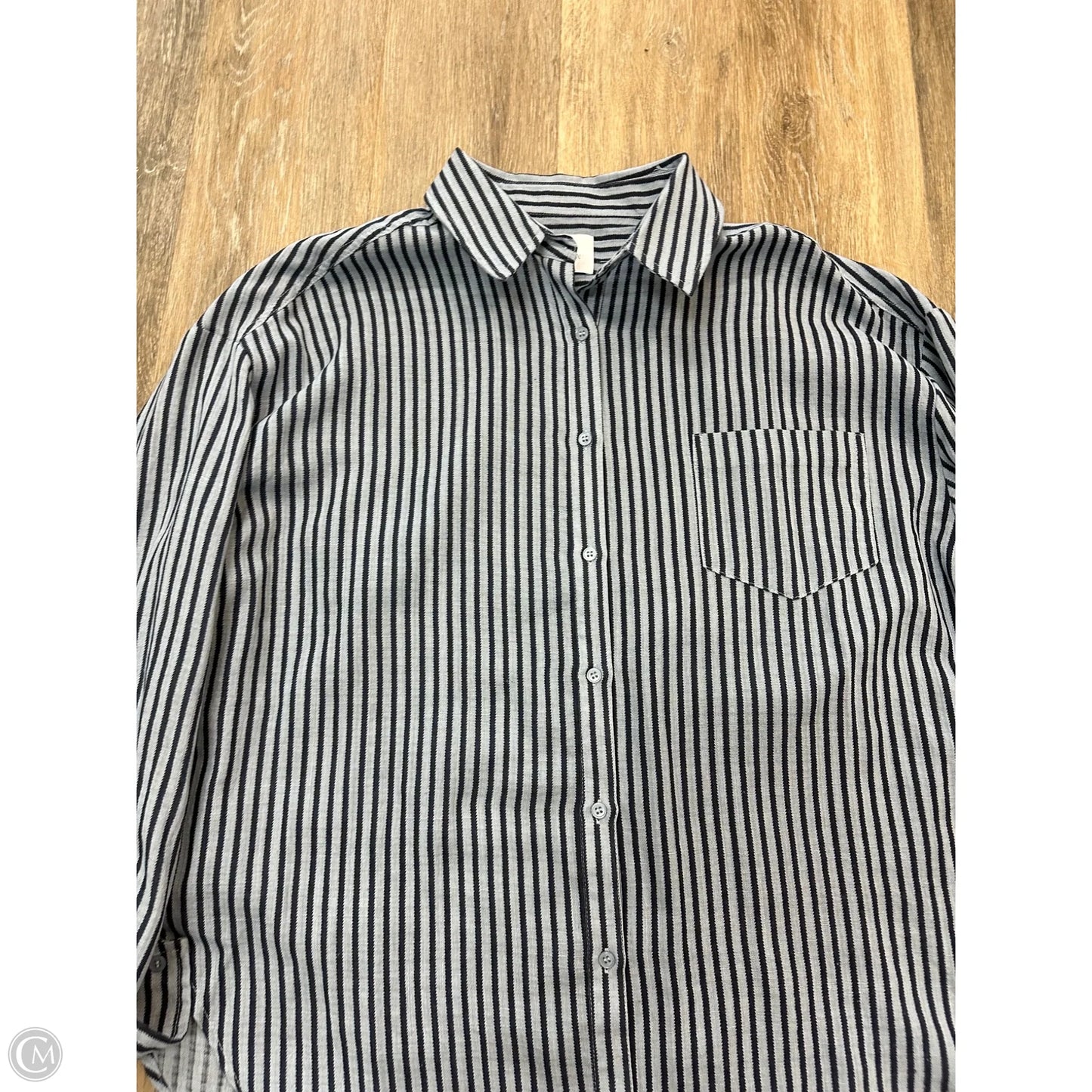 Blouse Long Sleeve By Things Between In Striped Pattern, Size: S