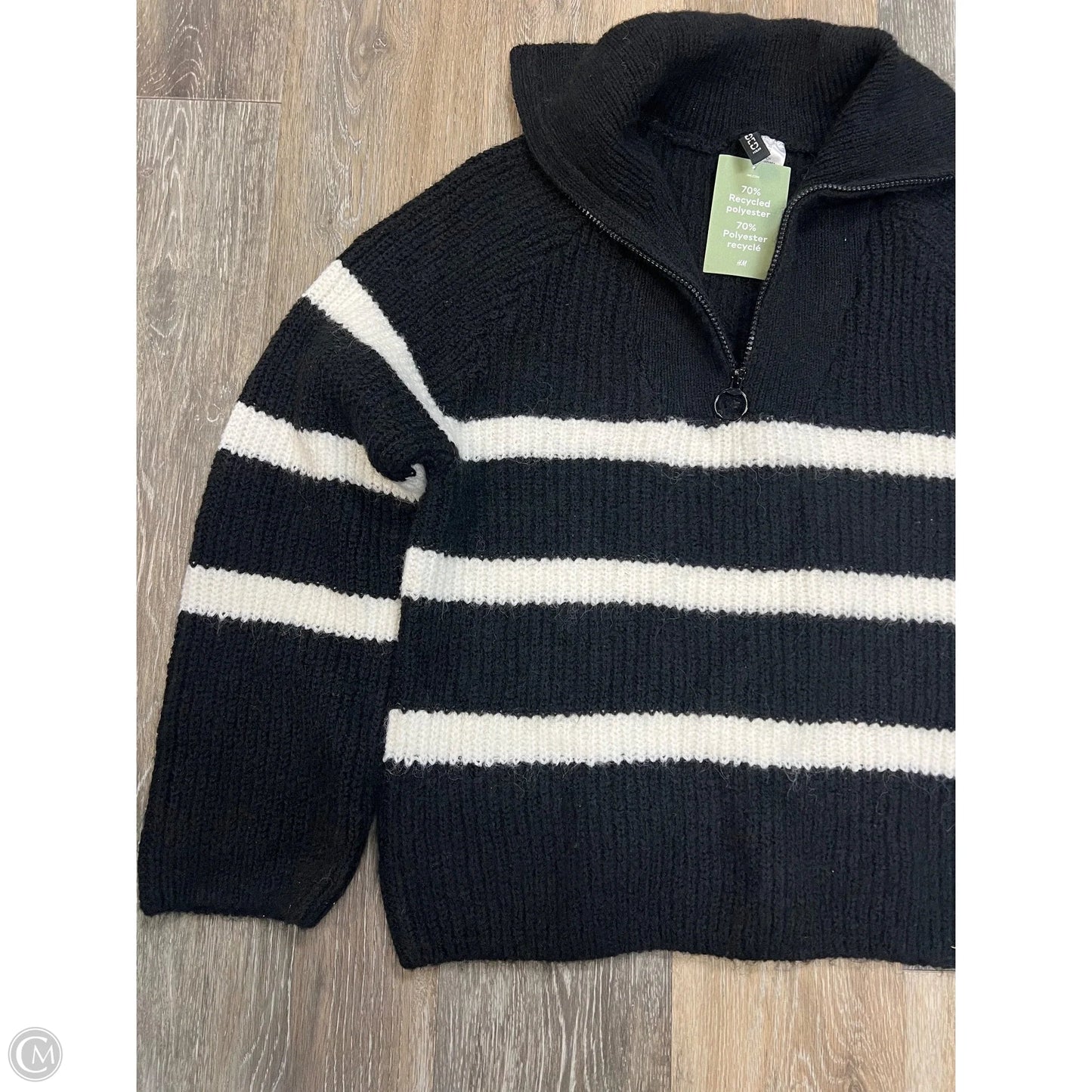 Sweater By Divided In Black, Size: Xs