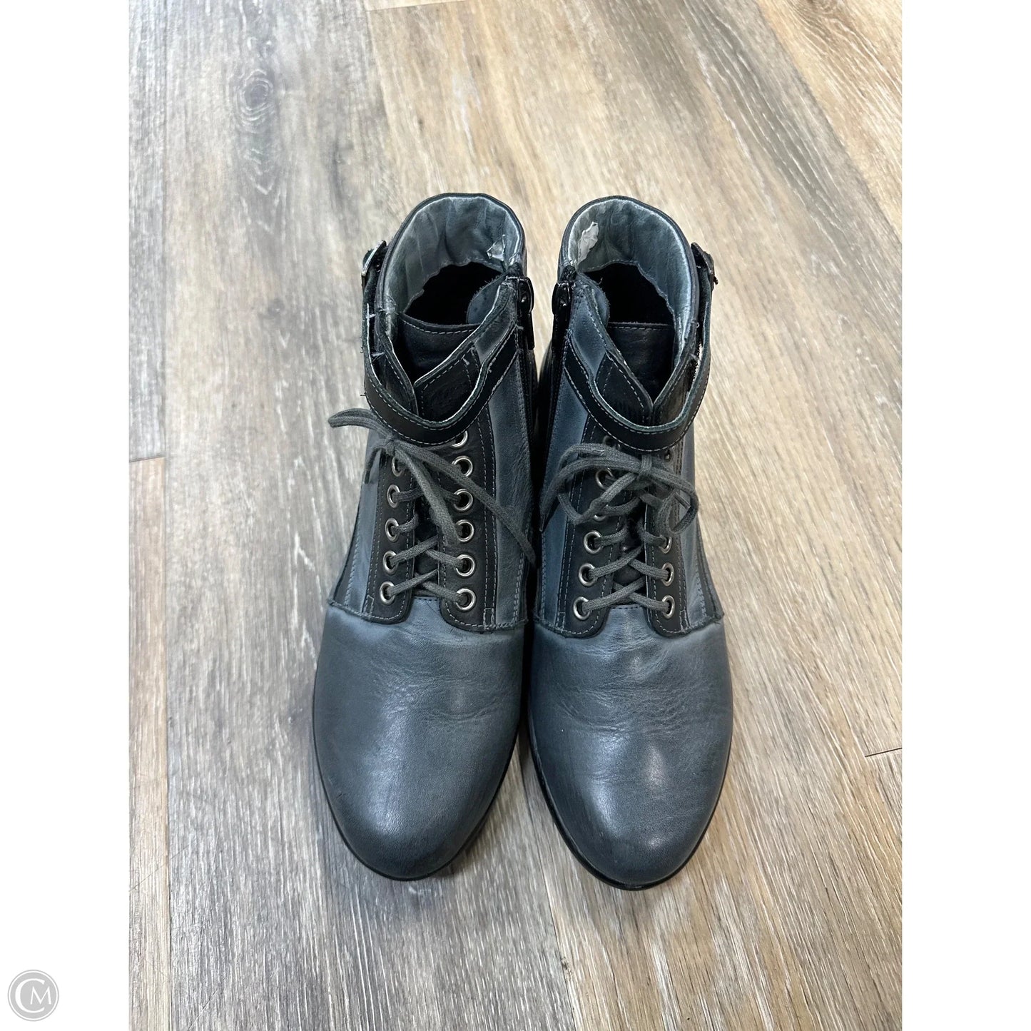 Boots Ankle Flats By Naot In Grey, Size: 7.5