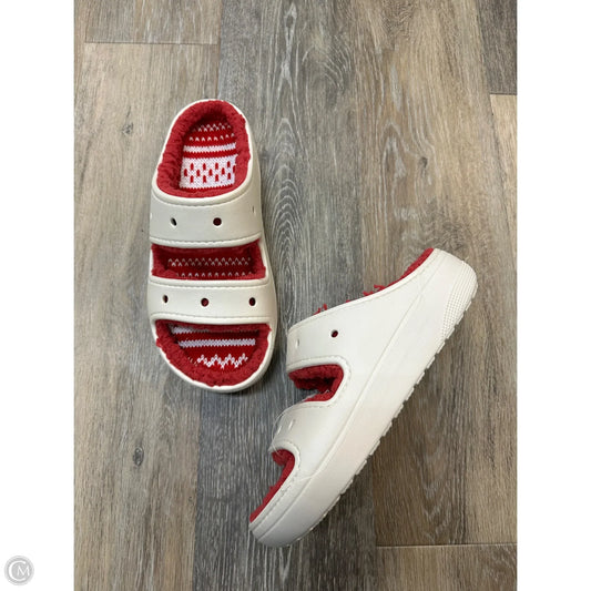 Sandals Flats By Crocs In White, Size: 8