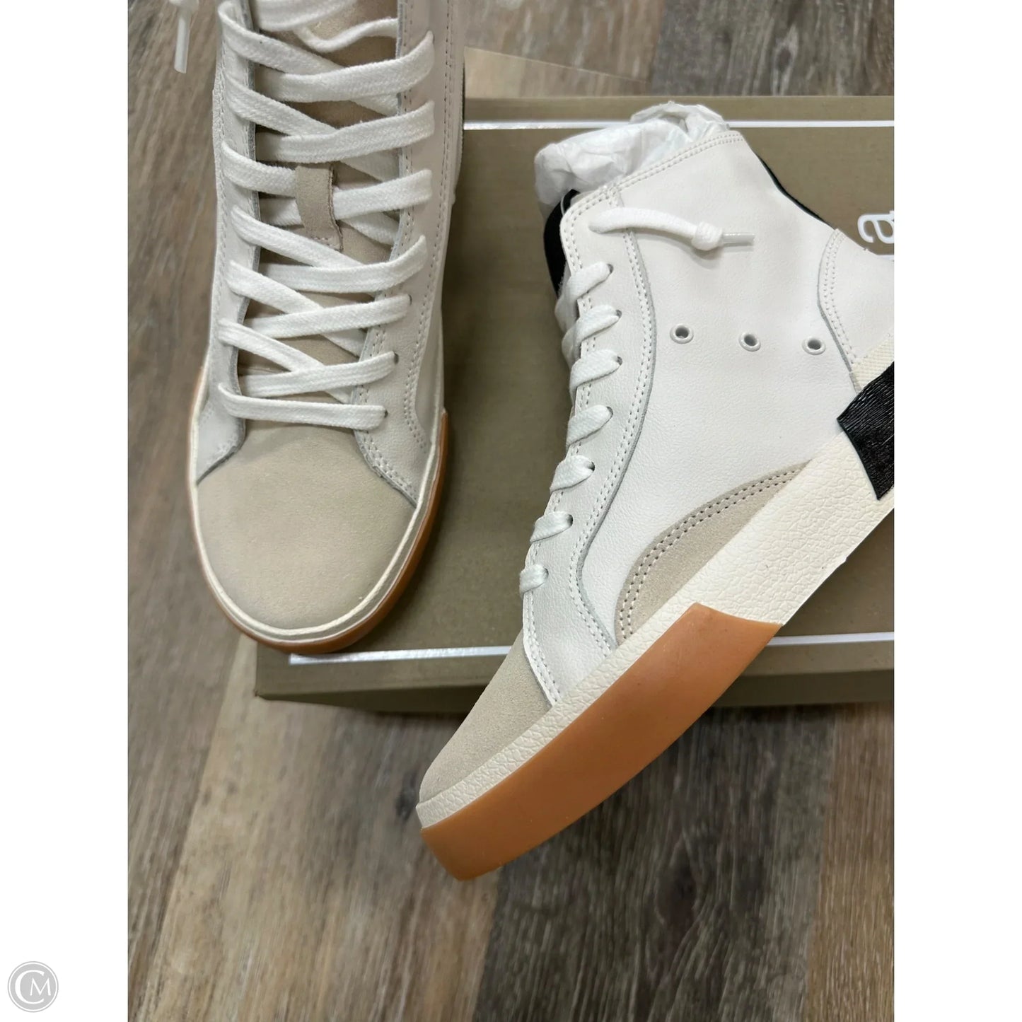 Shoes Sneakers By Dolce Vita In White, Size: 7