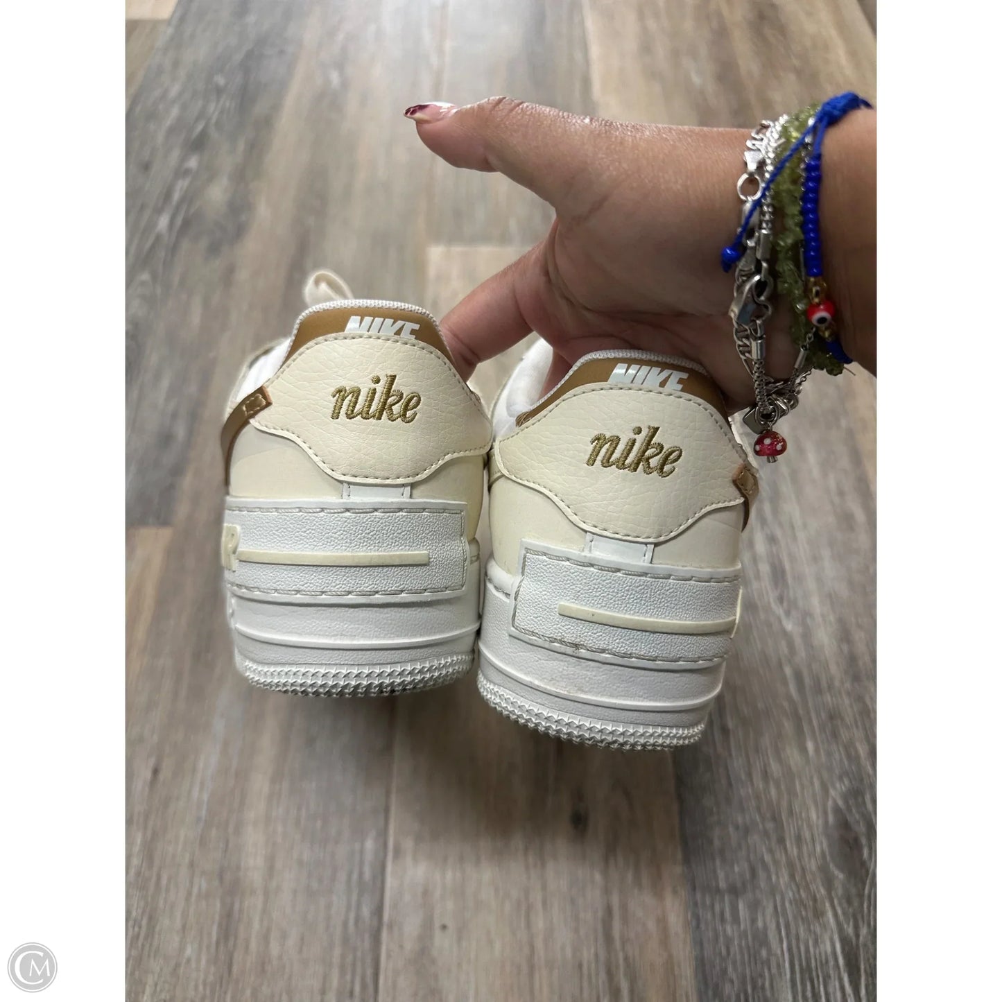 Shoes Sneakers By Nike In White, Size: 9.5