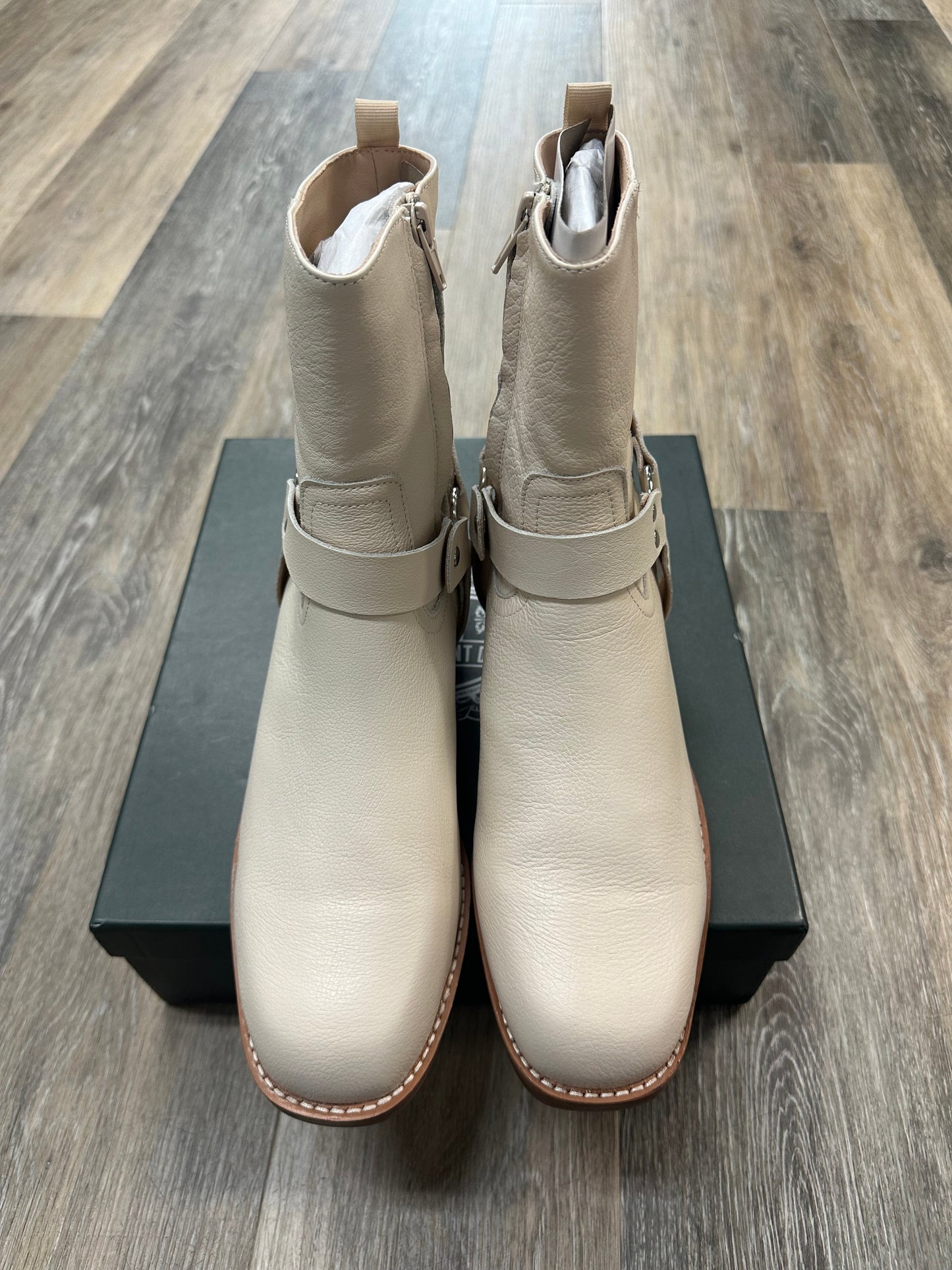 Cream Boots Ankle Heels Silent D, Size 9