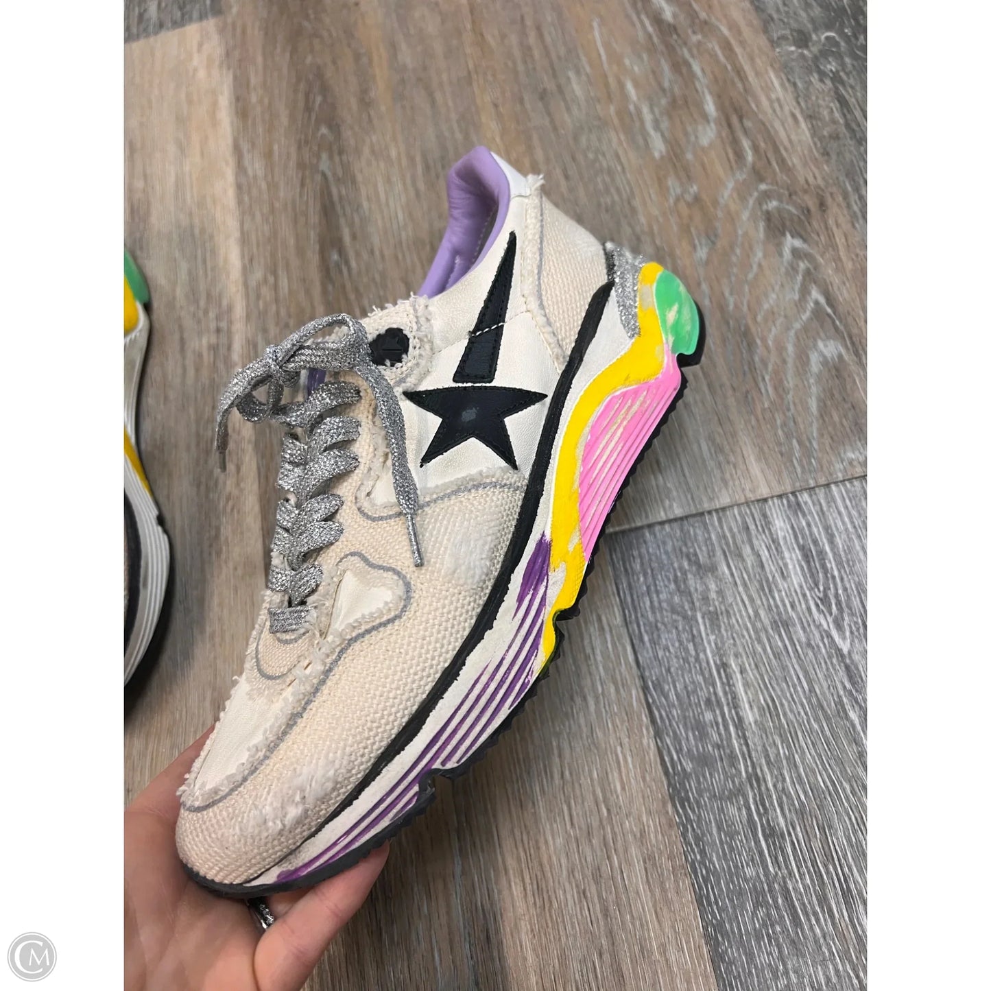 Shoes Luxury Designer By Golden Goose In White, Size: 7/37