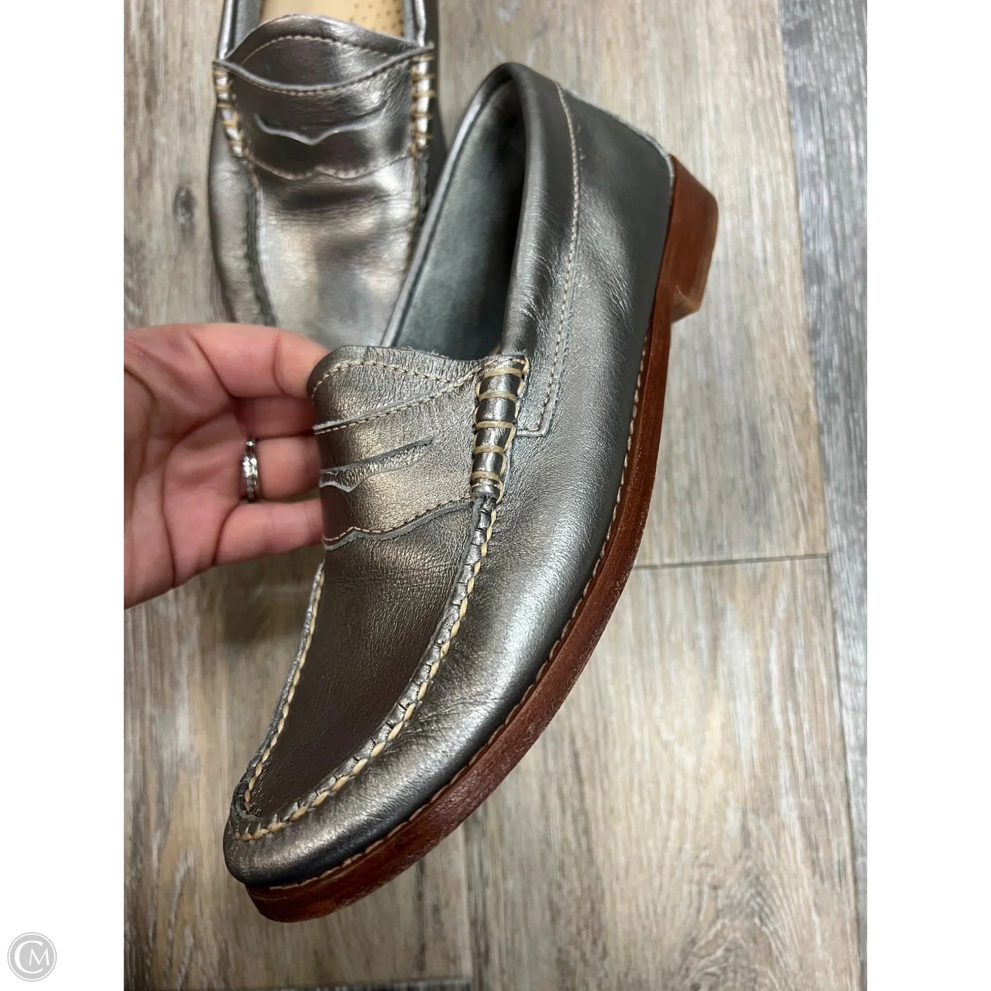 Shoes Flats By WEEJUNS In Silver, Size: 7.5