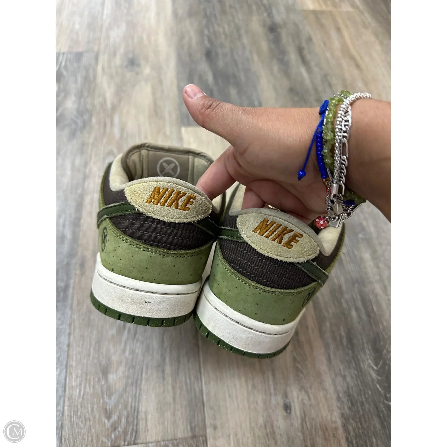 Shoes Sneakers By Nike In Green, Size: 8