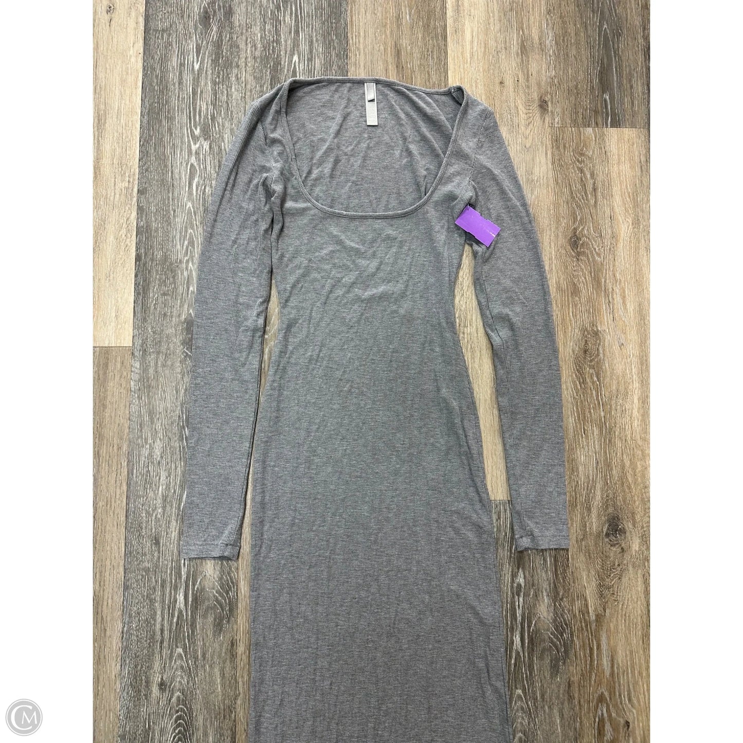 Dress Casual Maxi By Skims In Grey, Size: M