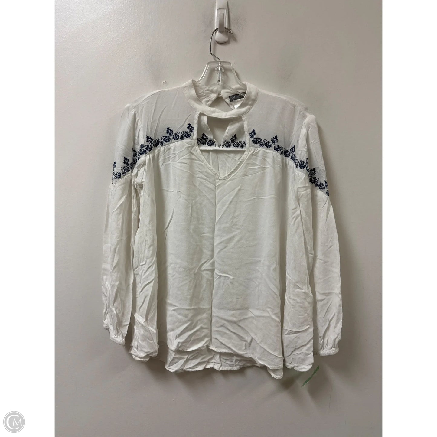 Top Long Sleeve By Earthbound In White, Size: S
