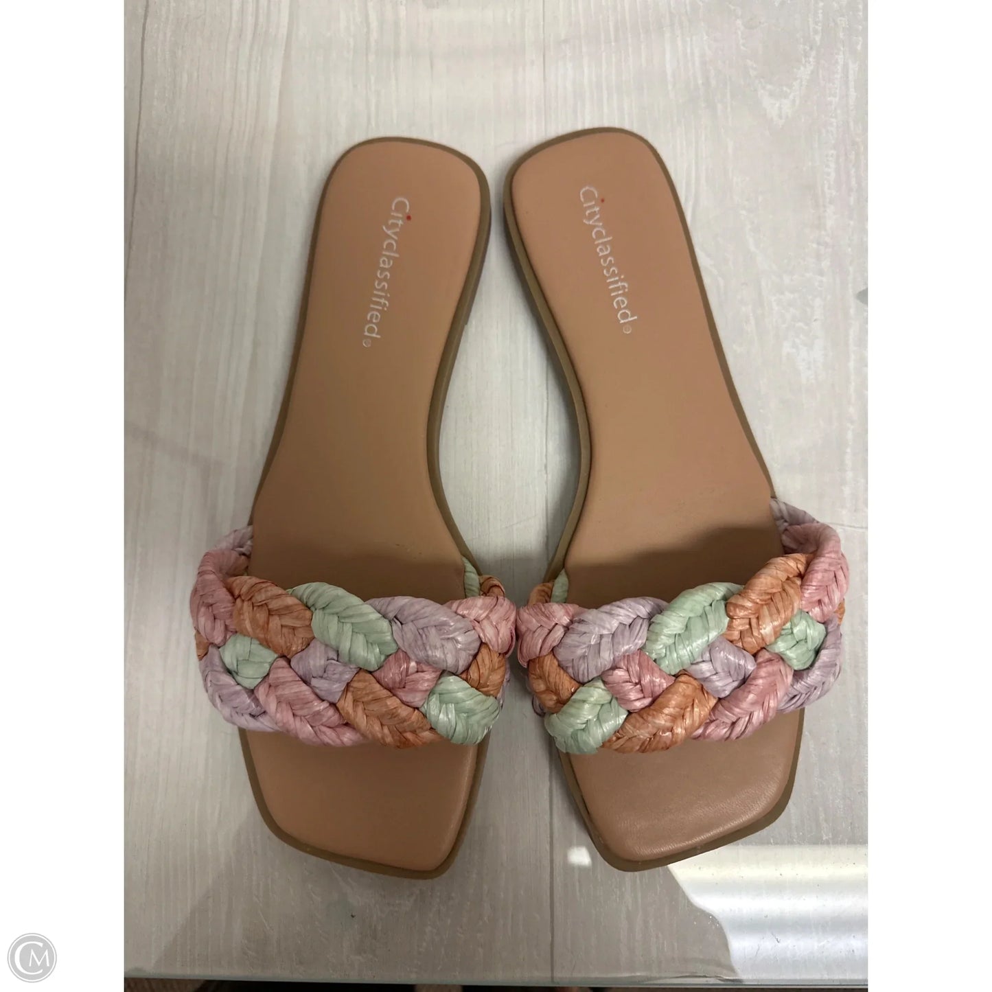 Sandals Flats By City Classified In Grey & Pink, Size: 10