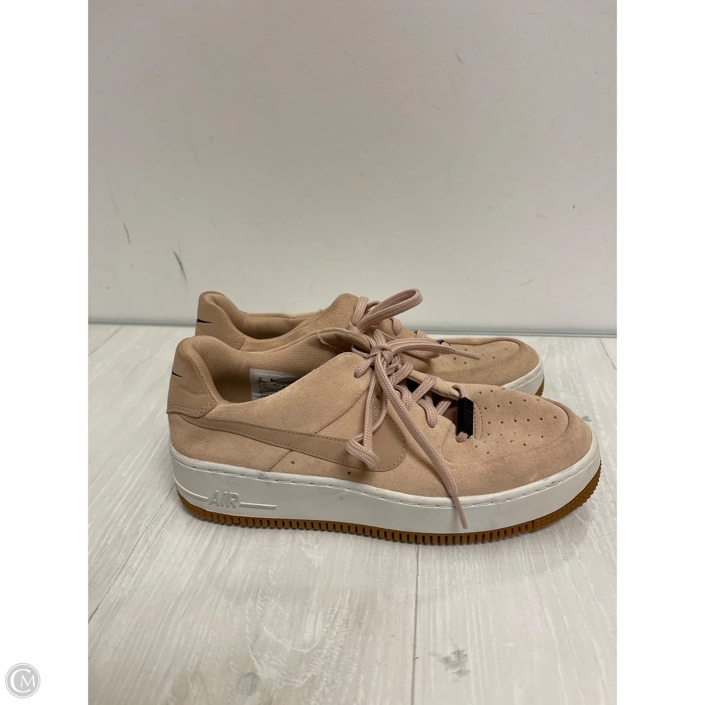 Shoes Sneakers By Nike In Tan, Size: 9