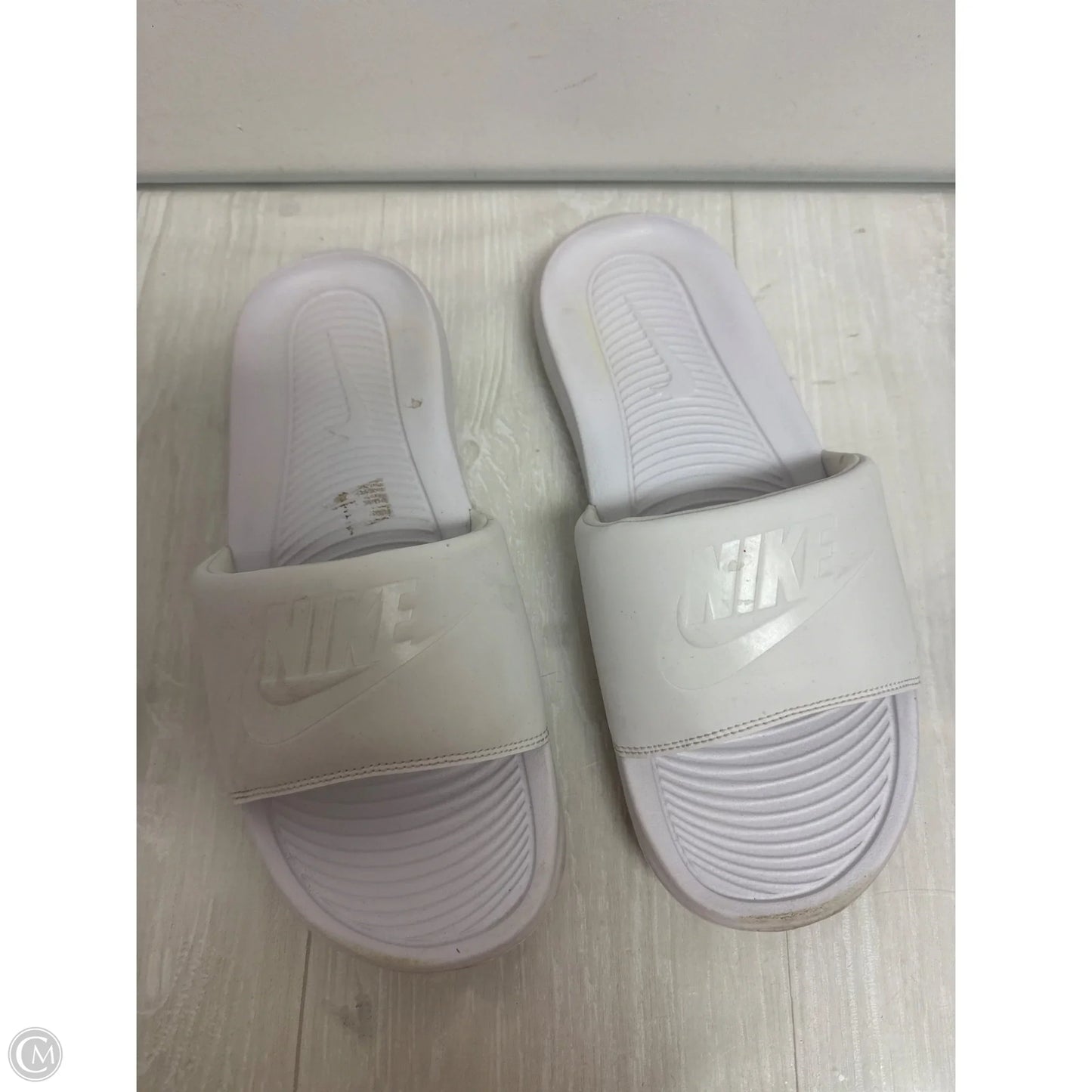 Sandals Flats By Nike In White, Size: 10