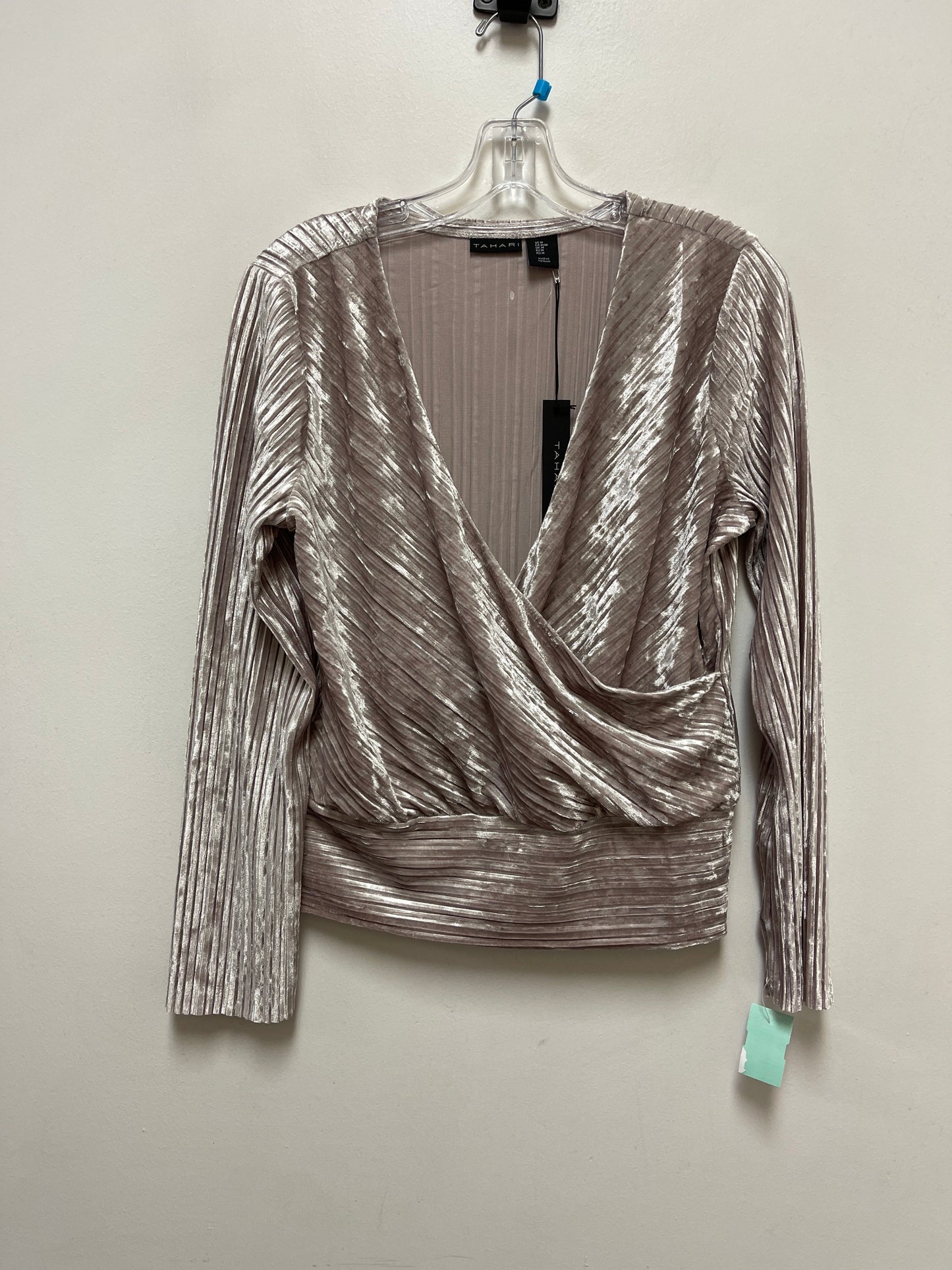 Top Long Sleeve By Tahari By Arthur Levine In Gold, Size: M