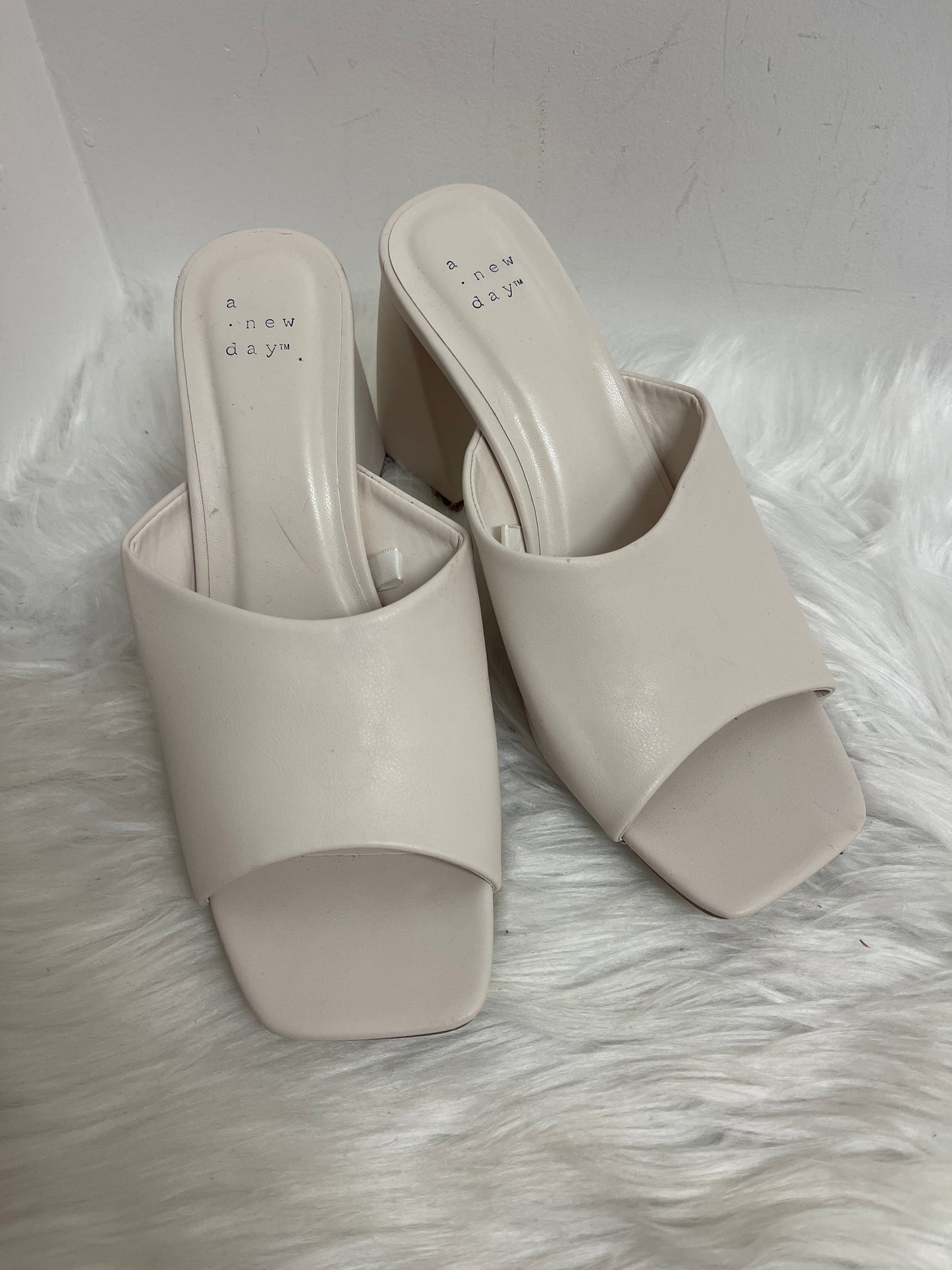 White Sandals Heels Block A New Day, Size 9.5