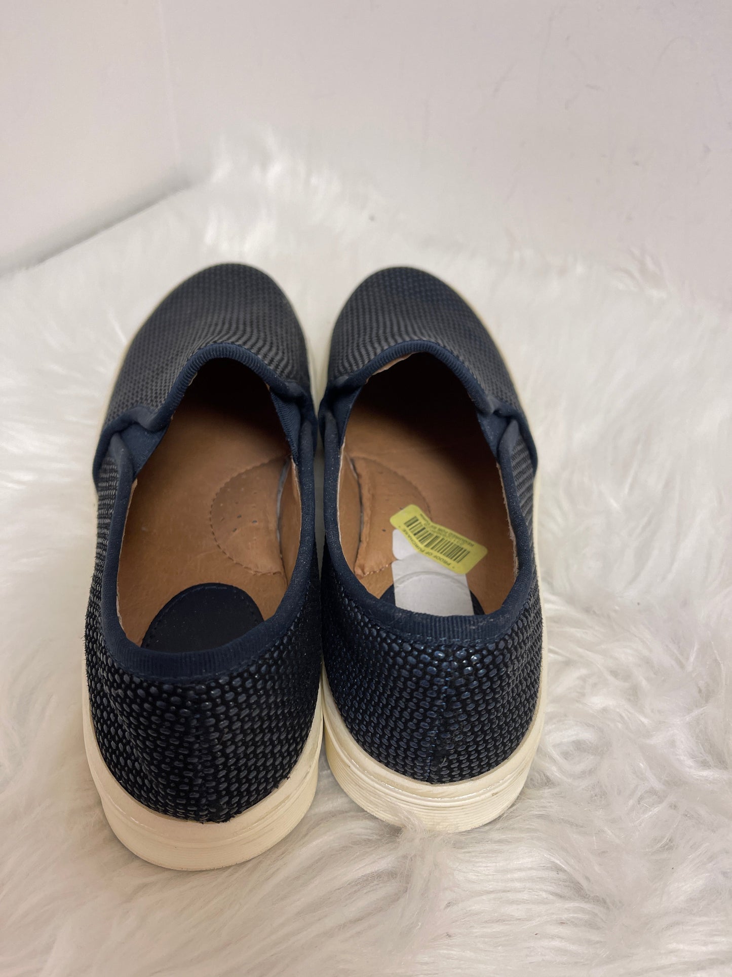Navy Shoes Flats Sofft, Size 7