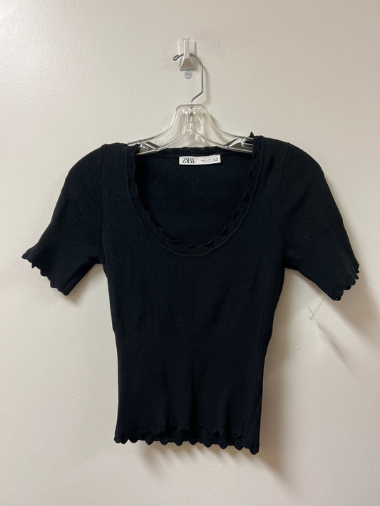 Top Short Sleeve By Zara In Black, Size: S