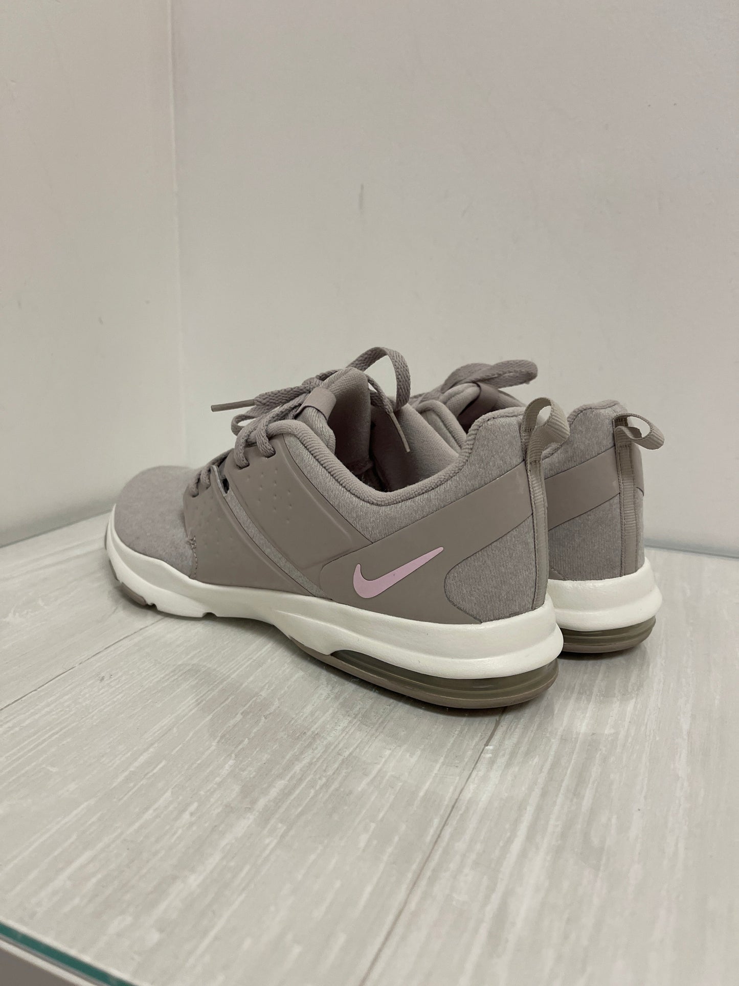 Shoes Athletic By Nike In Grey, Size: 10