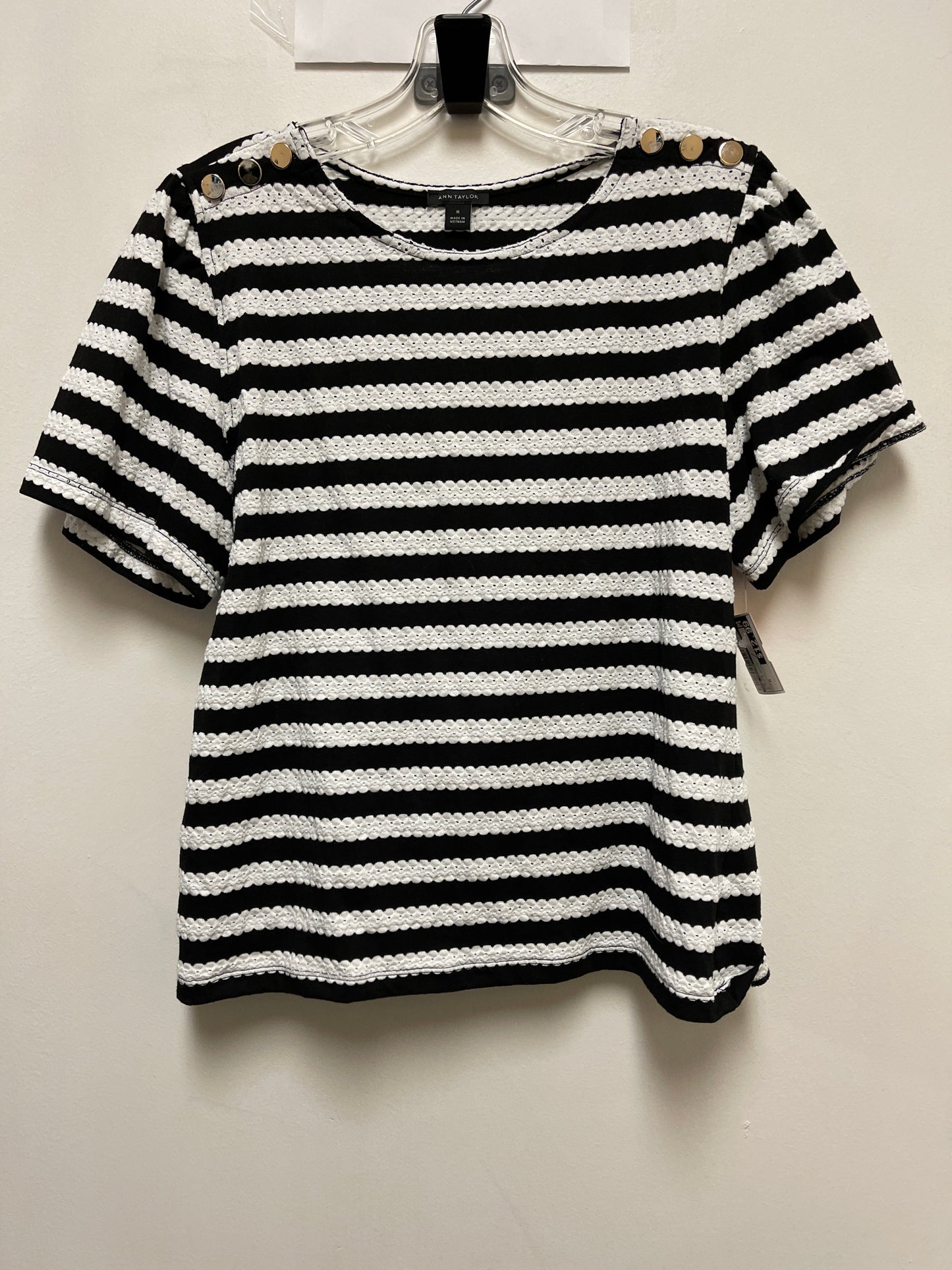 Top Short Sleeve By Ann Taylor In Black & White, Size: M