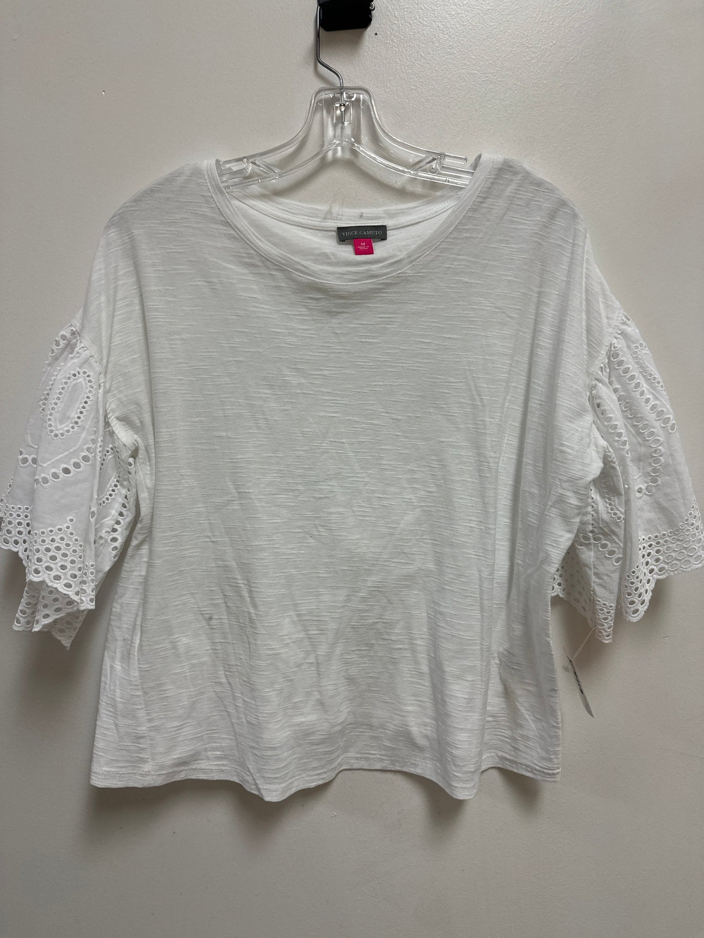 Top Short Sleeve By Vince Camuto In White, Size: M