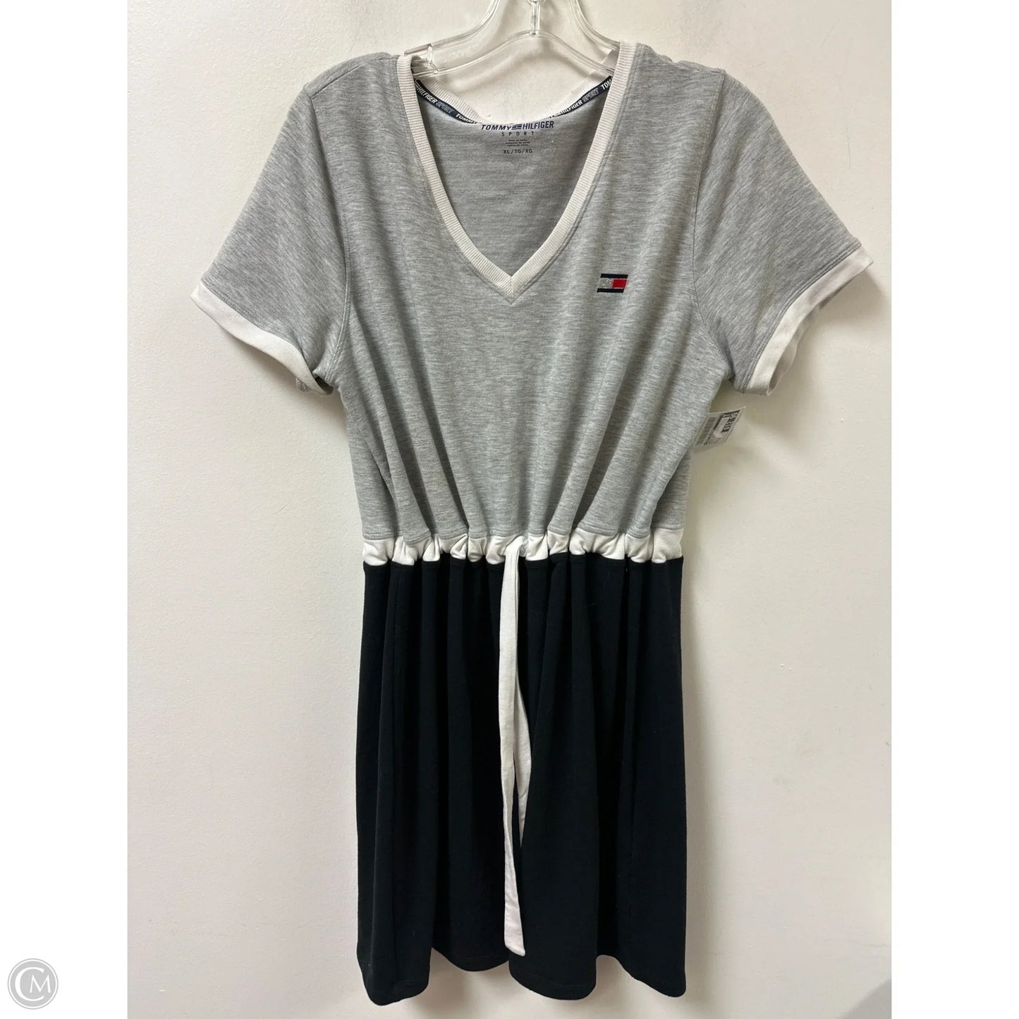 Dress Casual Short By Tommy Hilfiger In Black & Grey, Size: Xl
