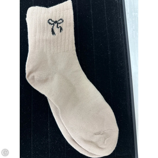 Socks By Clothes Mentor In Cream, Size: 0