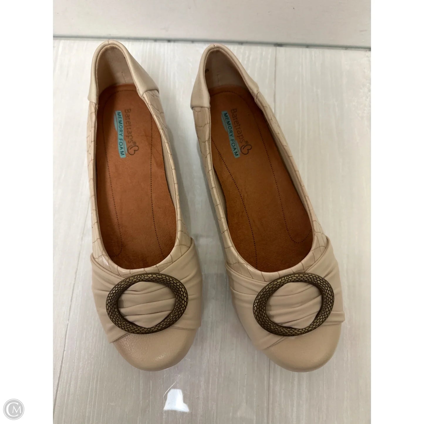 Shoes Flats By Bare Traps In Cream, Size: 7