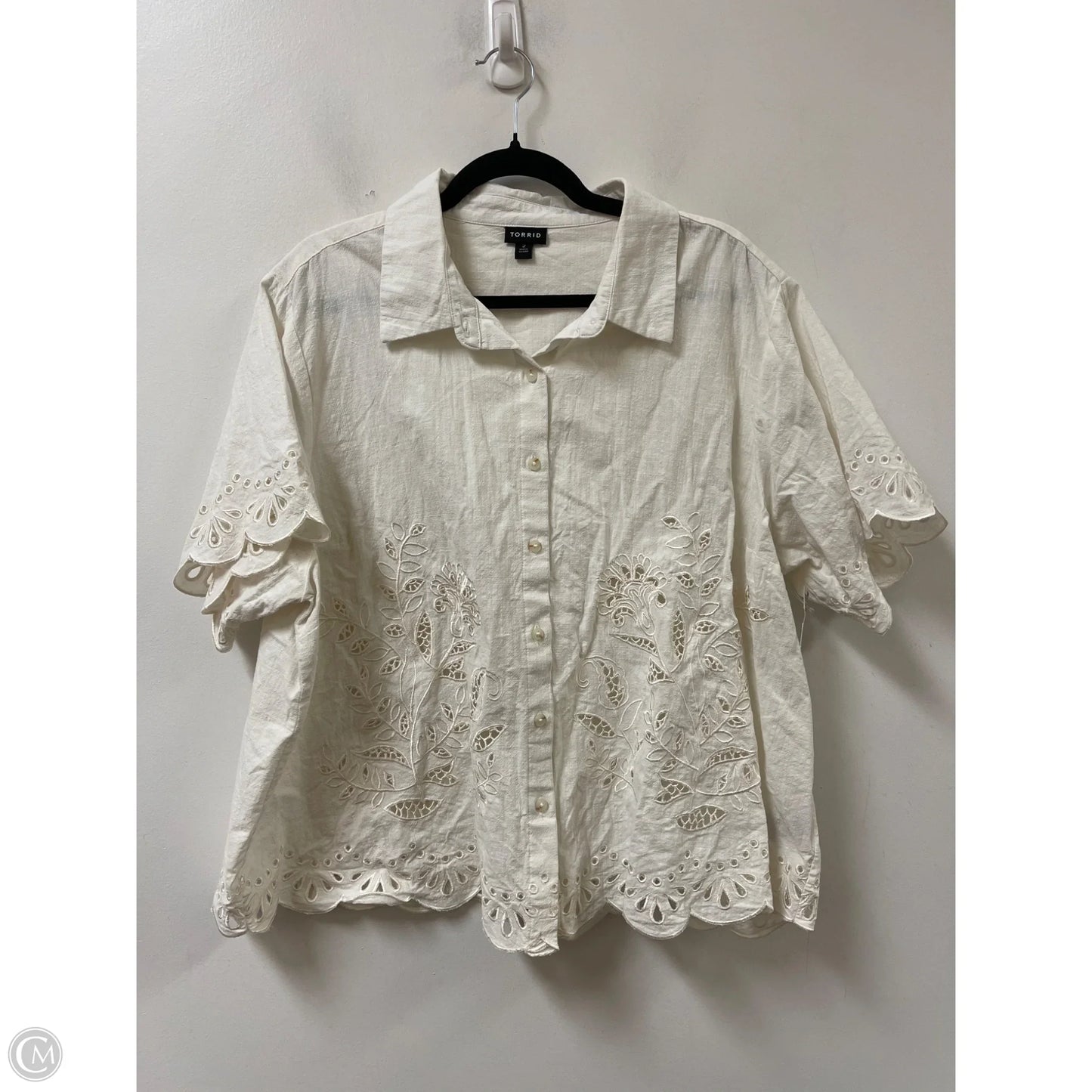 Blouse Short Sleeve By Torrid In Cream, Size: 2x