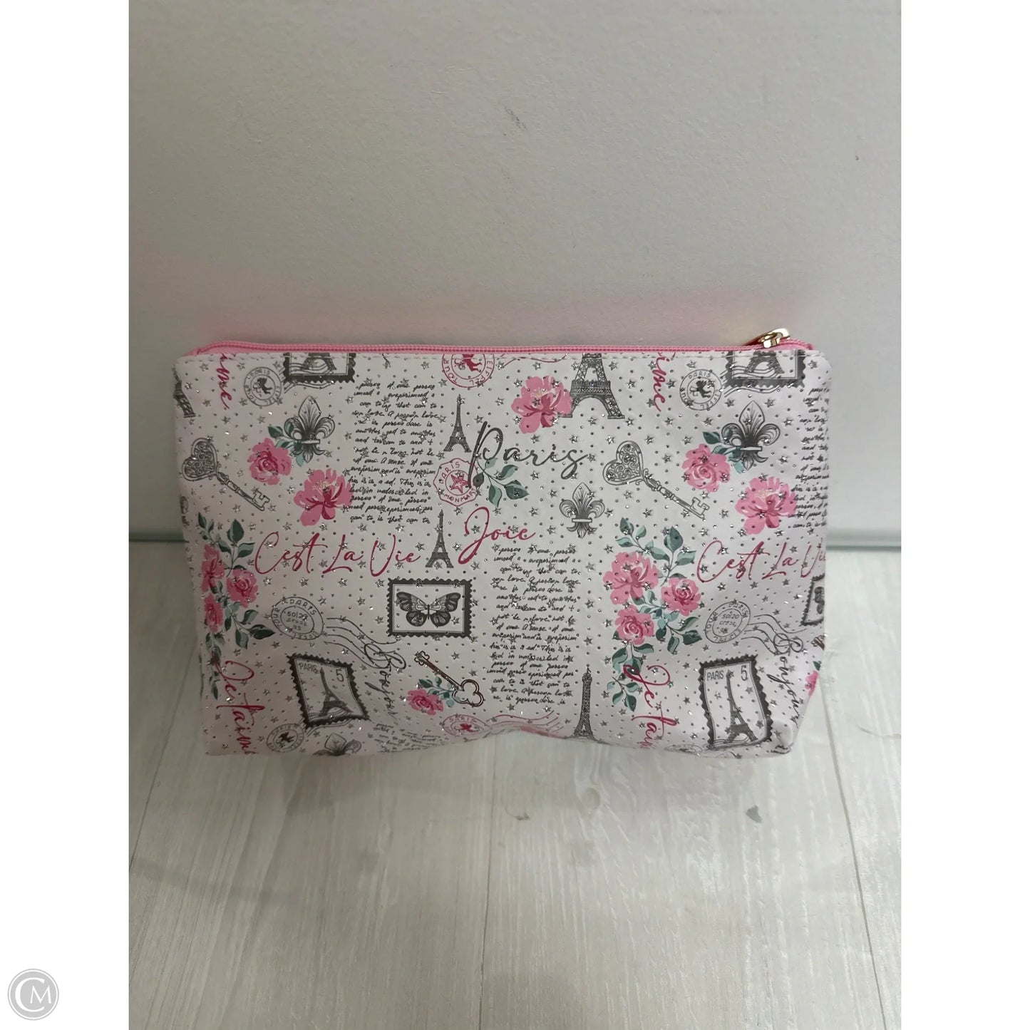 Makeup Bag By Clothes Mentor, Size: Medium