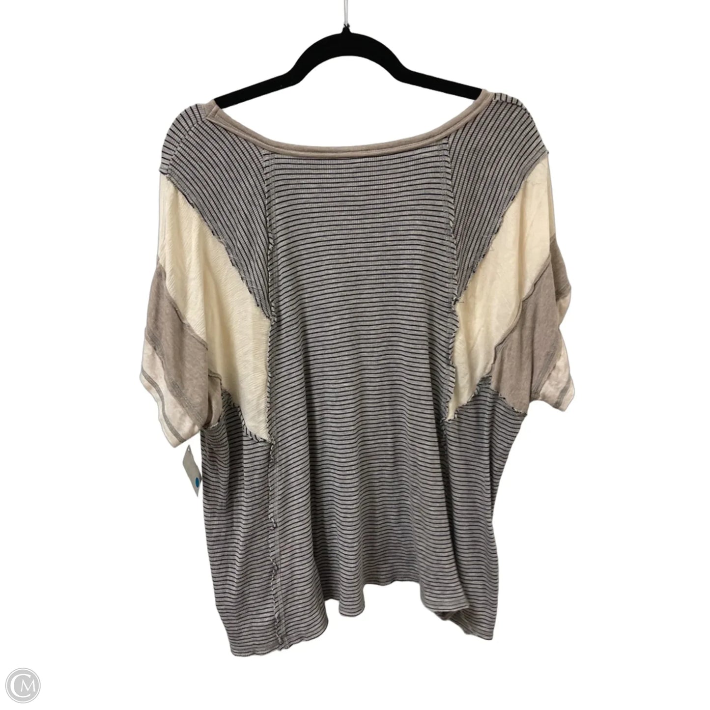 Top Short Sleeve By Cato In Grey, Size: 2x
