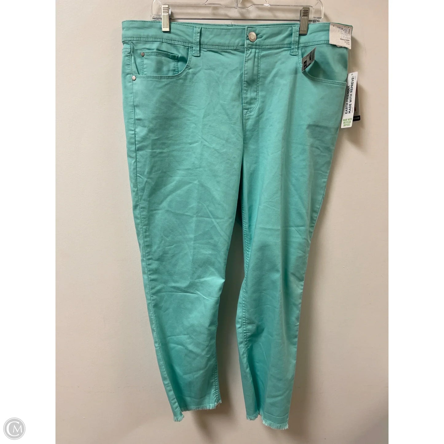 Pants Cropped By Time And Tru In Green, Size: 18