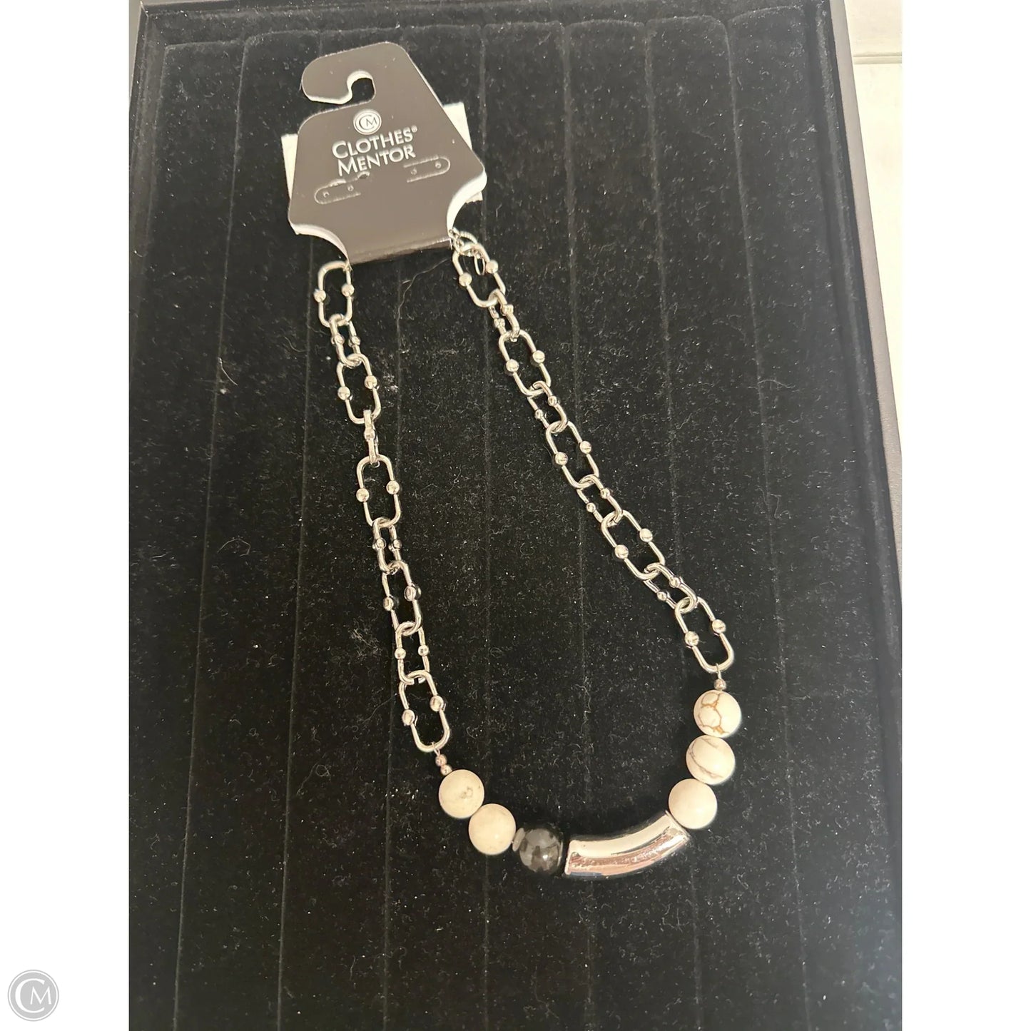 Necklace Choker & Collar By Clothes Mentor
